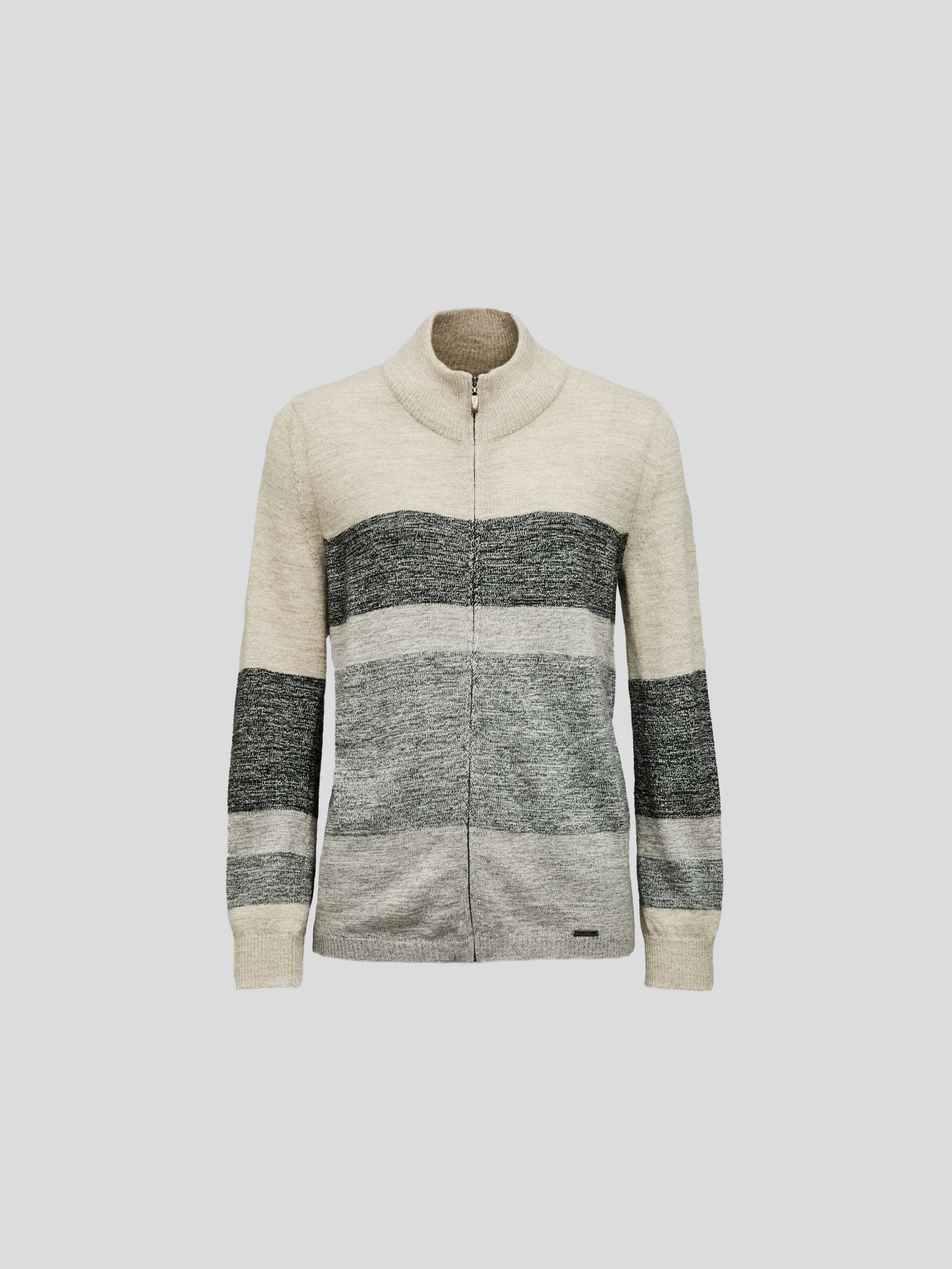 Yamelia Cardigan Baby Alpaca Color Grey 1.jpg