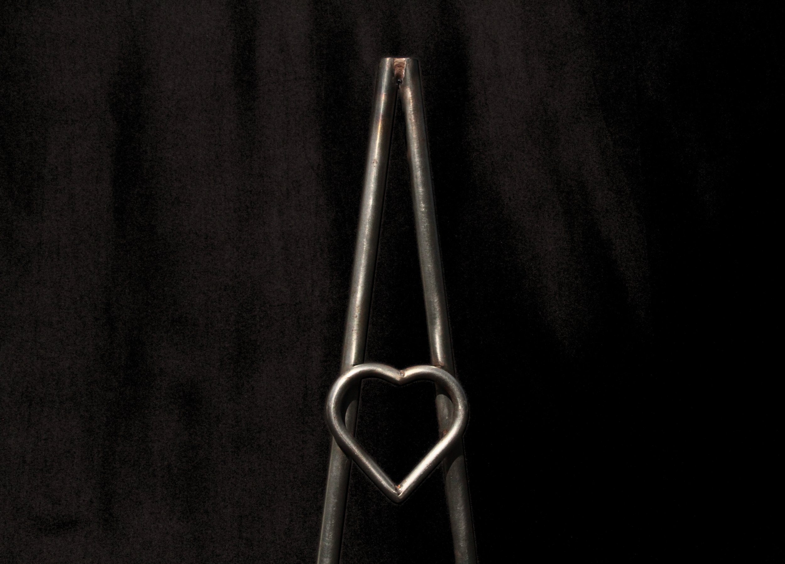 Almost-Oldschool-Heart-Sissy-Bar-Back-Close.png