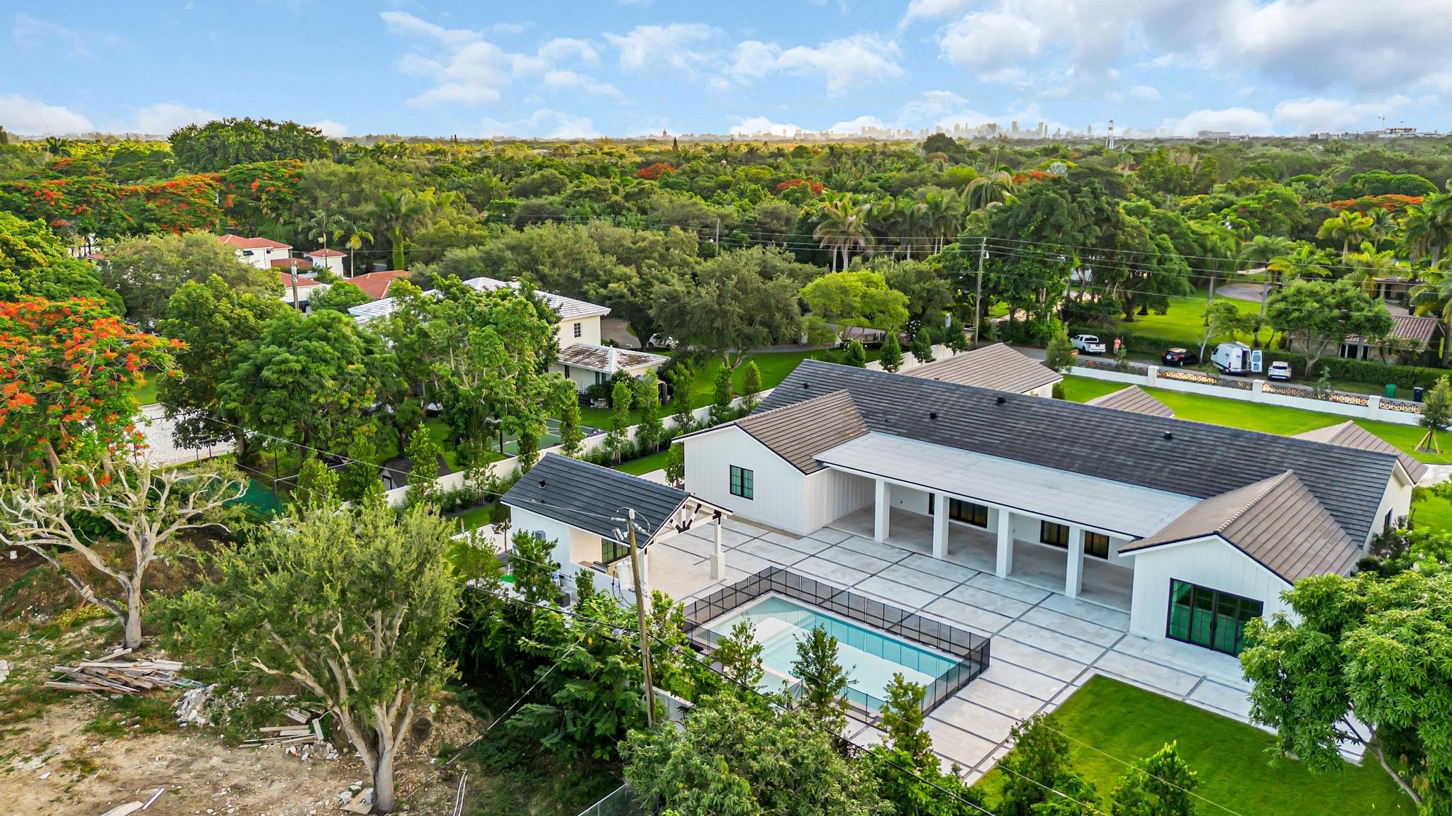 South Miami Residence-DJI_0178.jpg