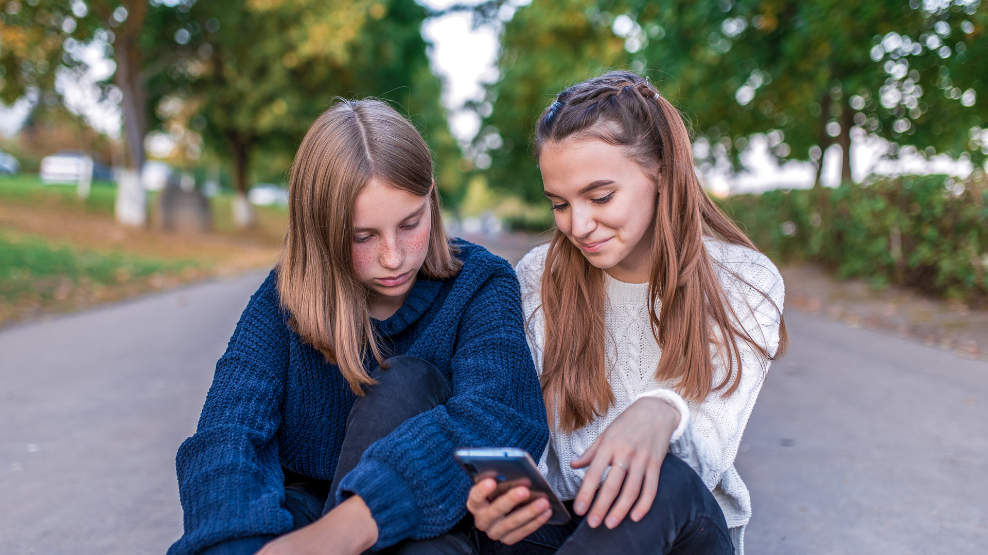 10 Social Skills Your Teenager Should Have by Age 16 (A checklist for parents)