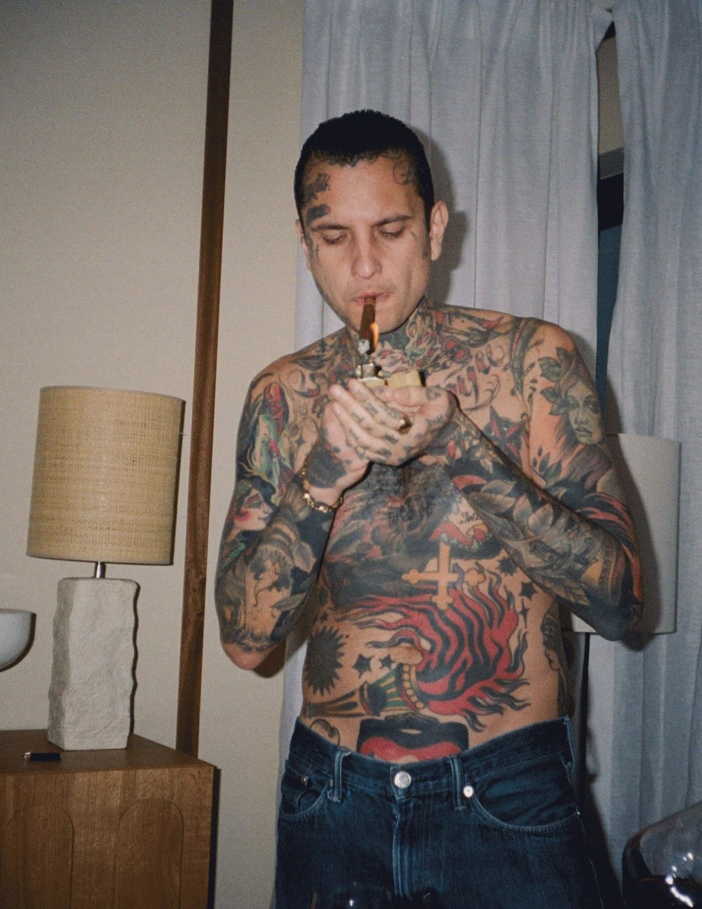 don&rsquo;t smoke kids 🚬

photo by @scander9