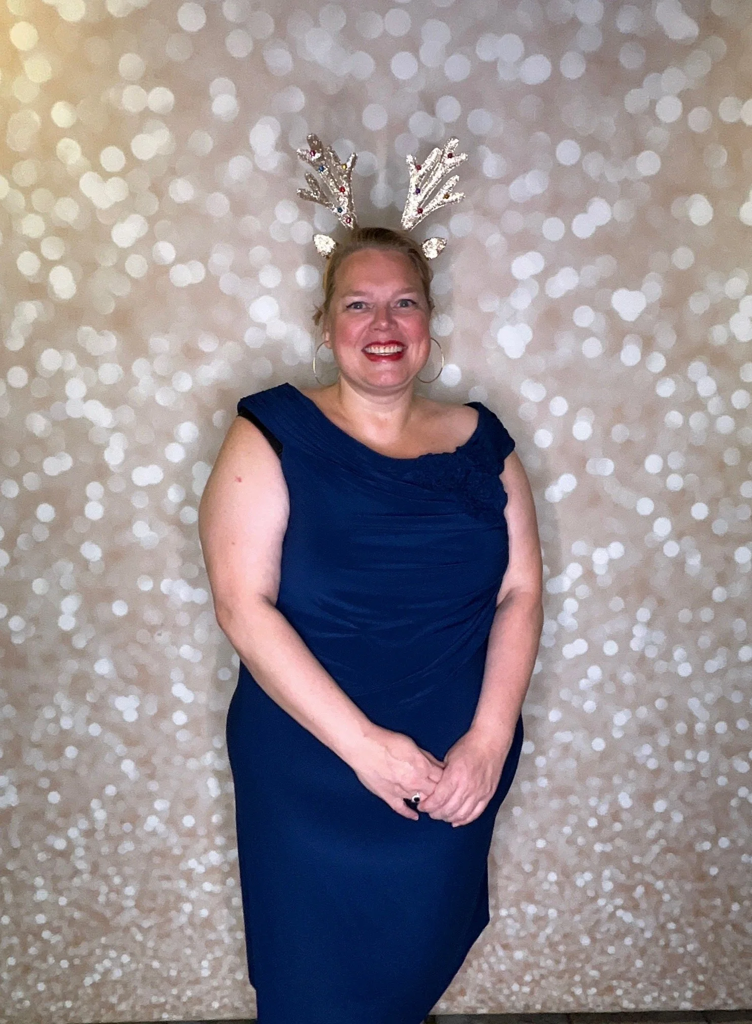 Agnes_Cochrane_Sings_Christmas_Party_photo_26.jpeg