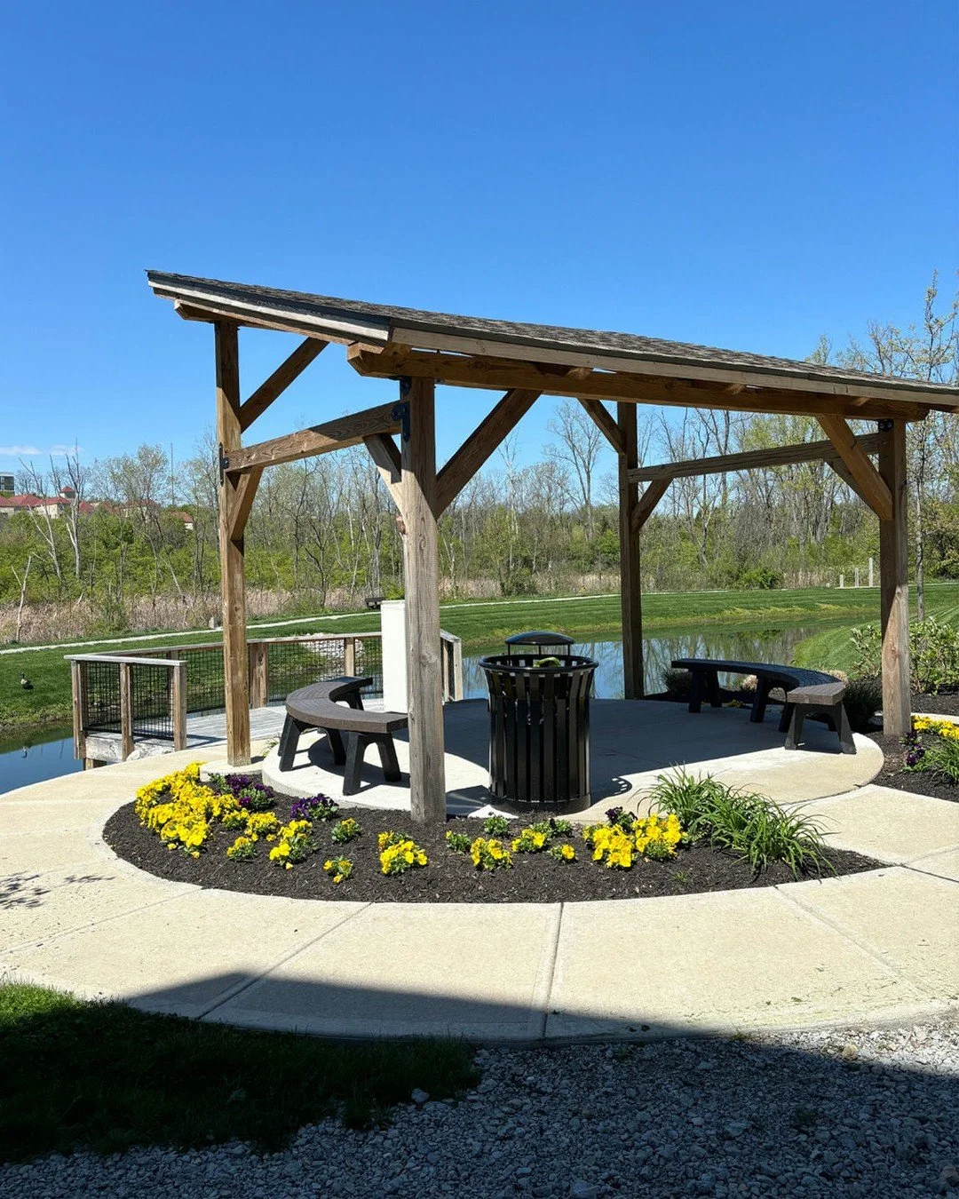 With the weather warming up ☀️ don&rsquo;t forget to check out our beautiful gazebo located near the pond! The perfect spot to relax, unwind, and enjoy the sunshine 🌿✨