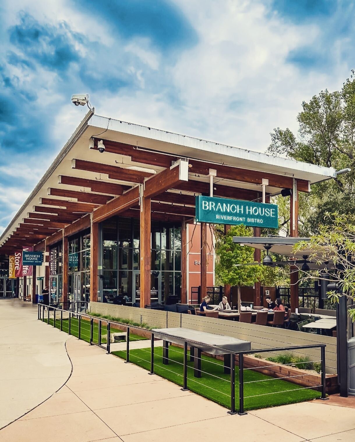 We created an inviting and fun vibe at The Branch House @sheratonredding adjacent to the Sundial Bridge.  Who doesn&rsquo;t love corn hole, shuffleboard and hanging out by the fire while sipping on a cocktail and listening to live music?!