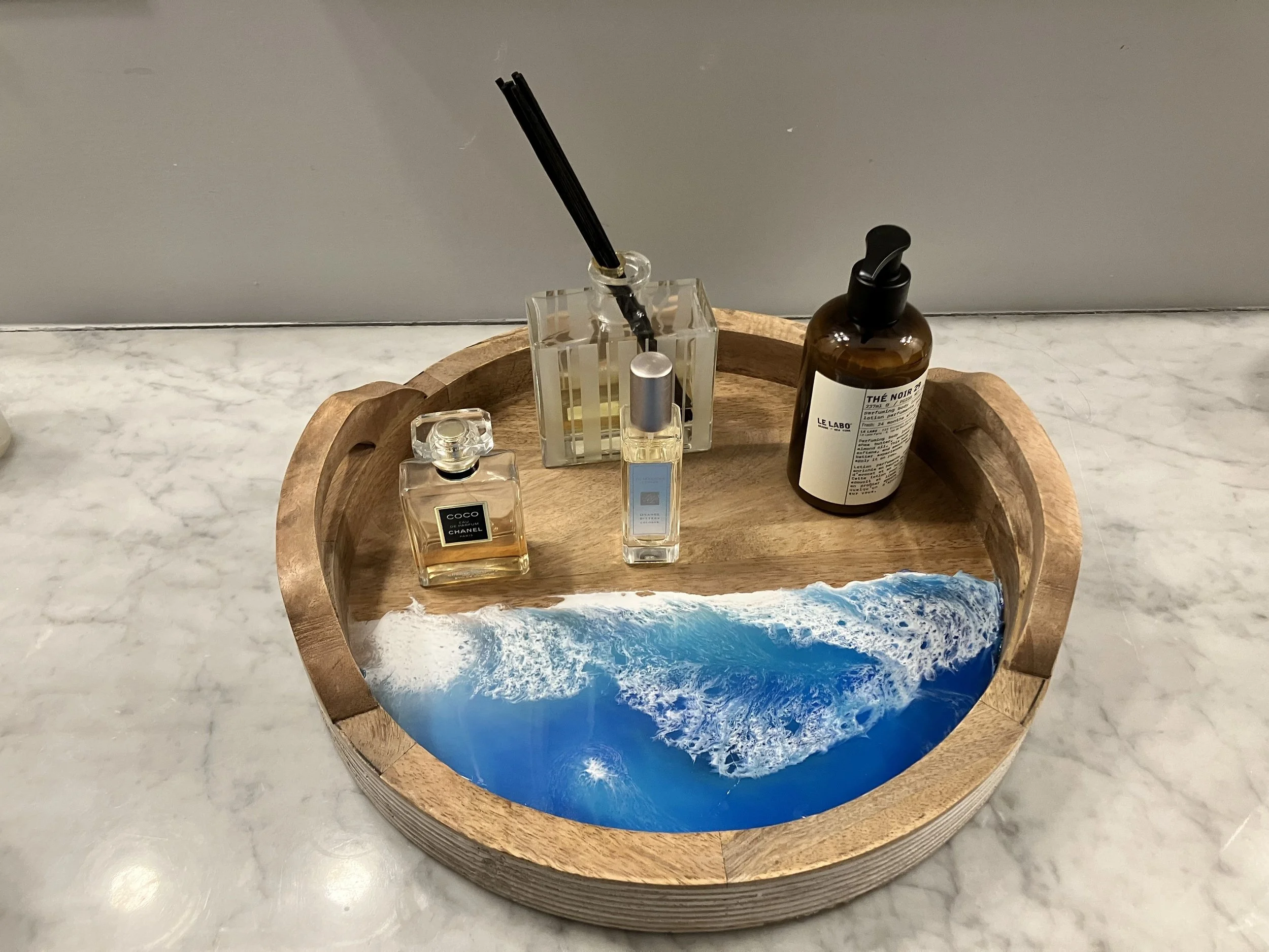 Circular wooden tray