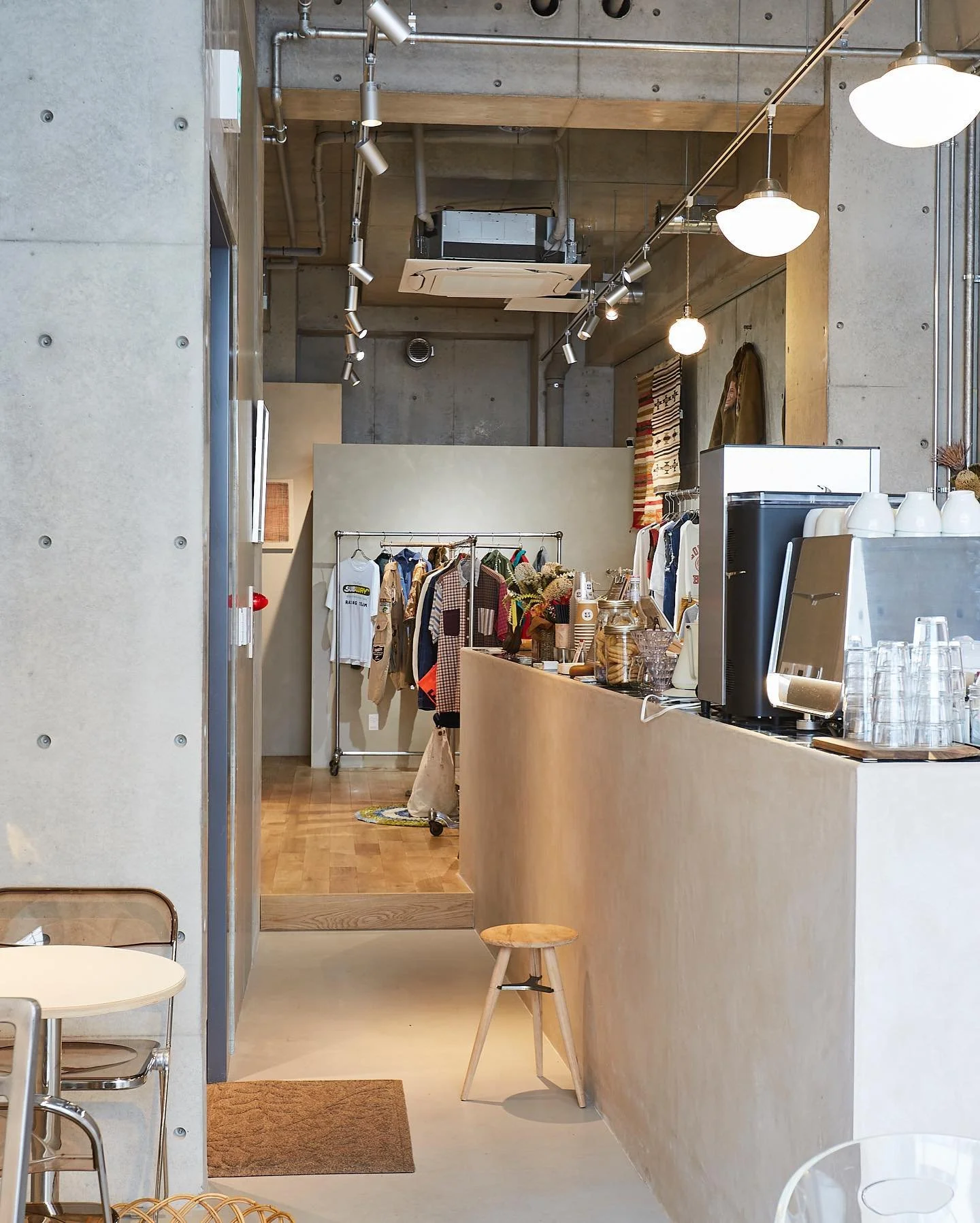 Works 005
【 pass coffee 】
@pass_coffee_ 
@pass_gallery_eat 
Col : stone