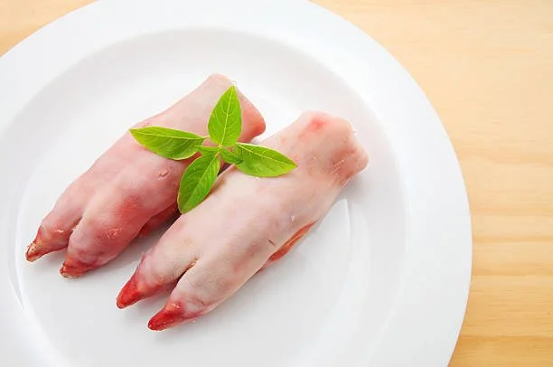 Pork trotter. 1ea.Approx 700gr frozen