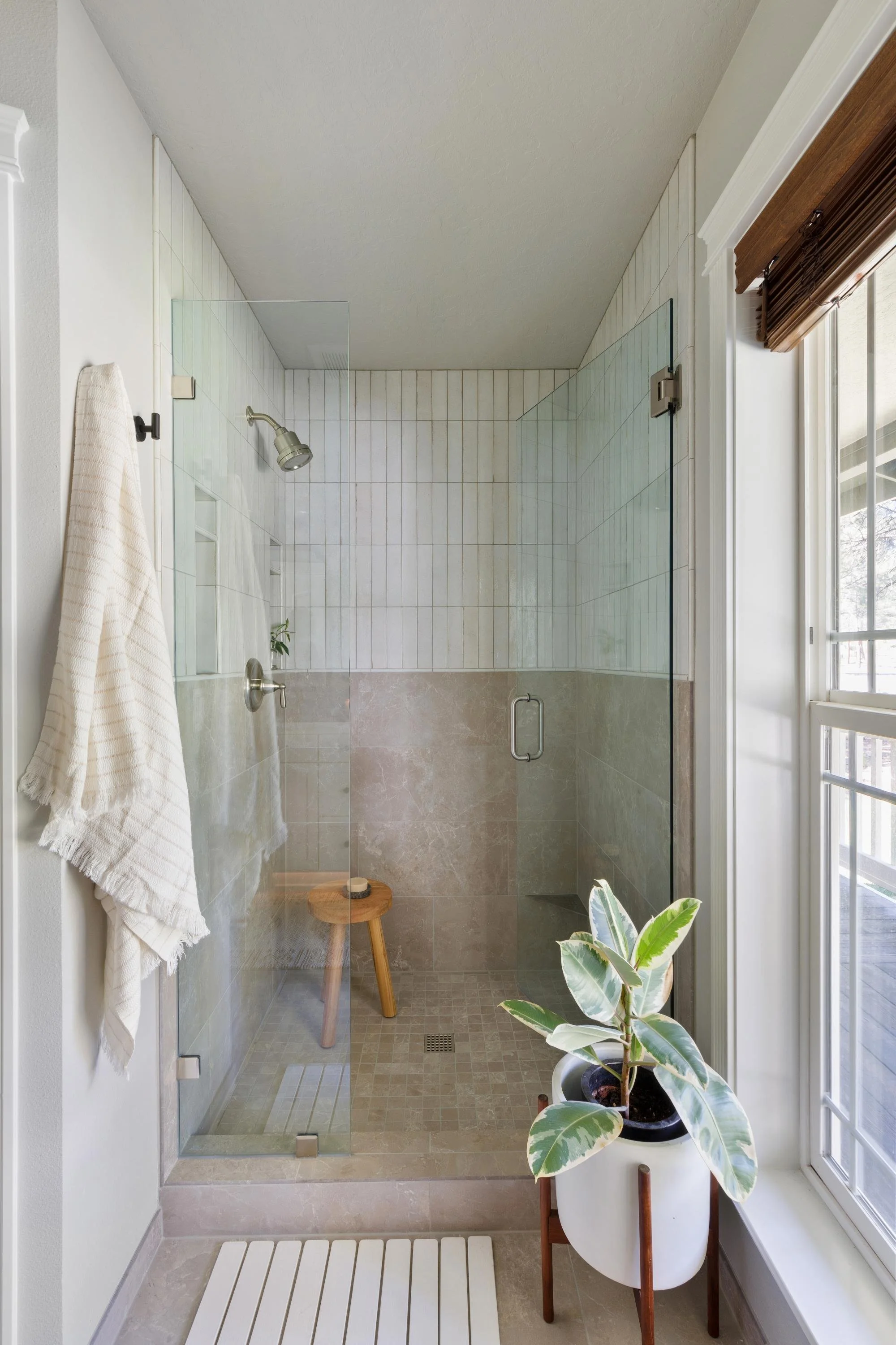 sisters-primary bathroom-foraged -interiors - central-oregon-interior-designer.jpg