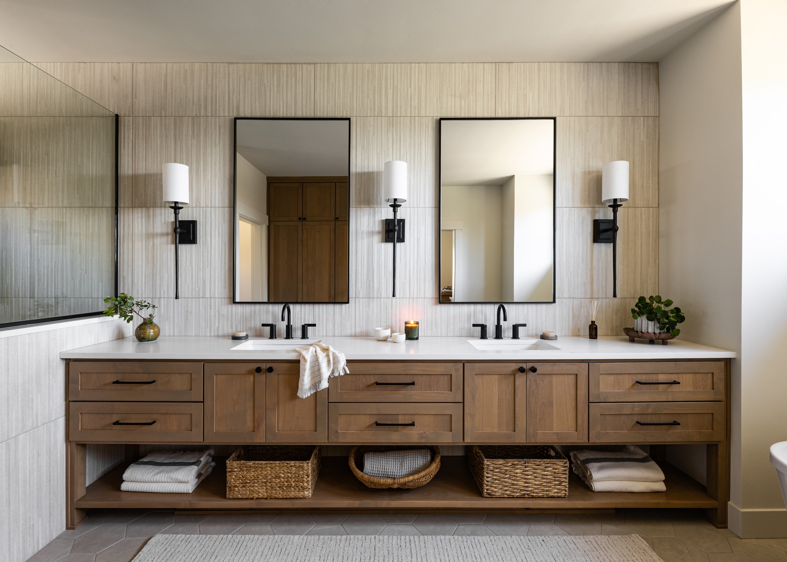 brasada-primary-bathroom-design-interior-design-foraged-interiors.jpg