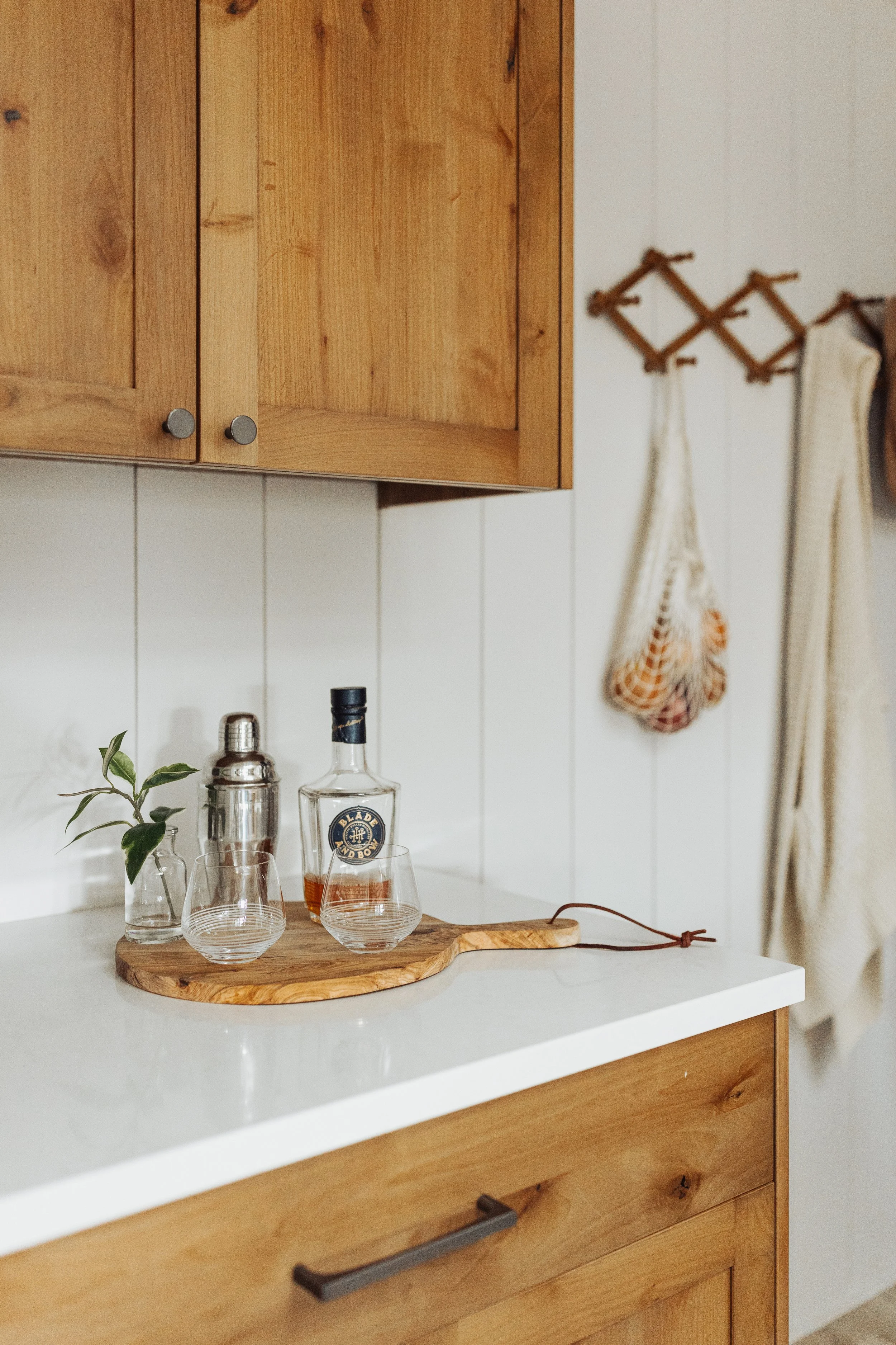 sisters-kitchen-design-vignette-whiskey-interior-design-foraged-interiors.jpg