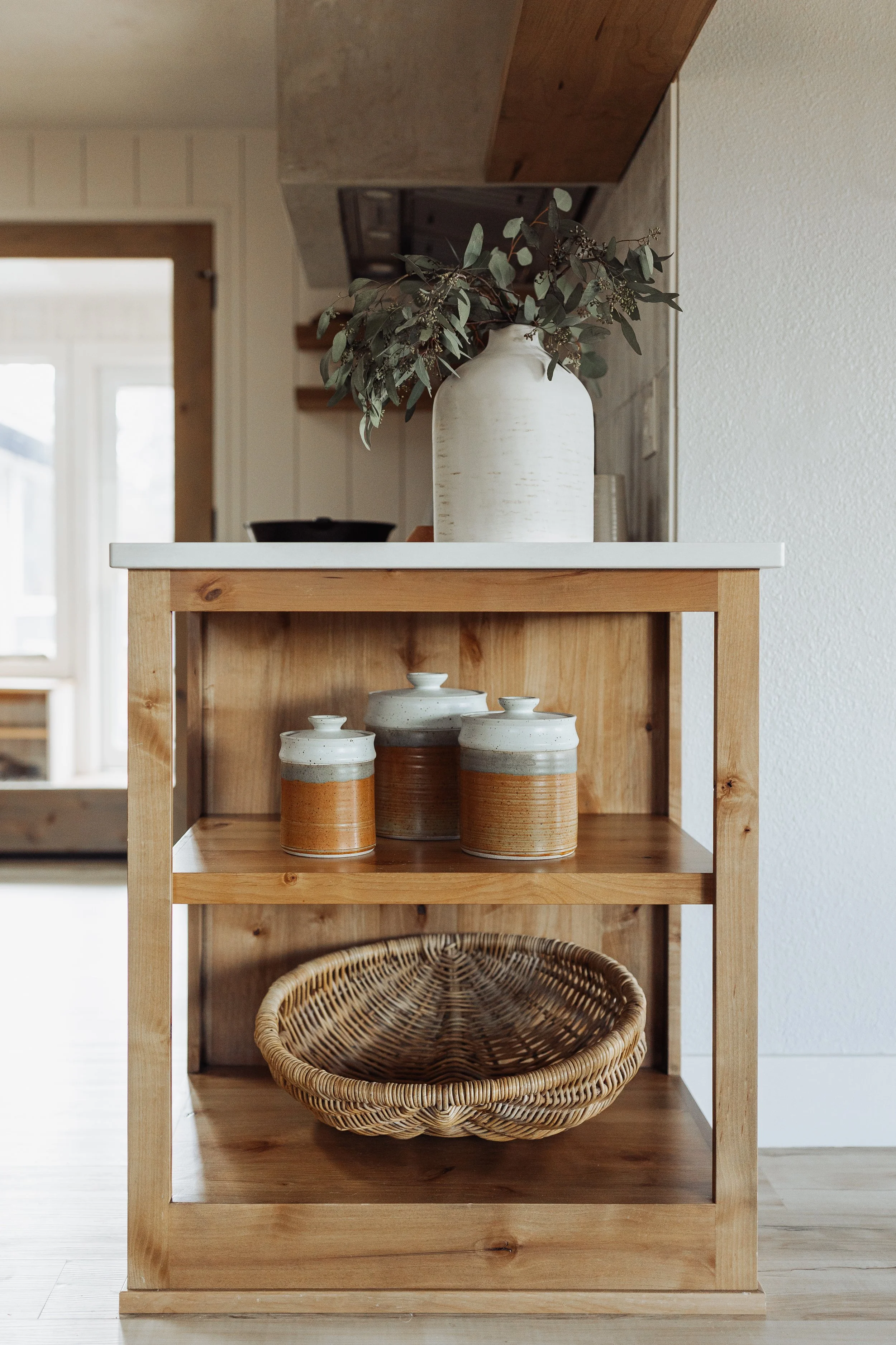 sisters-kitchen-design-shelving-interior-design-foraged-interiors.jpg