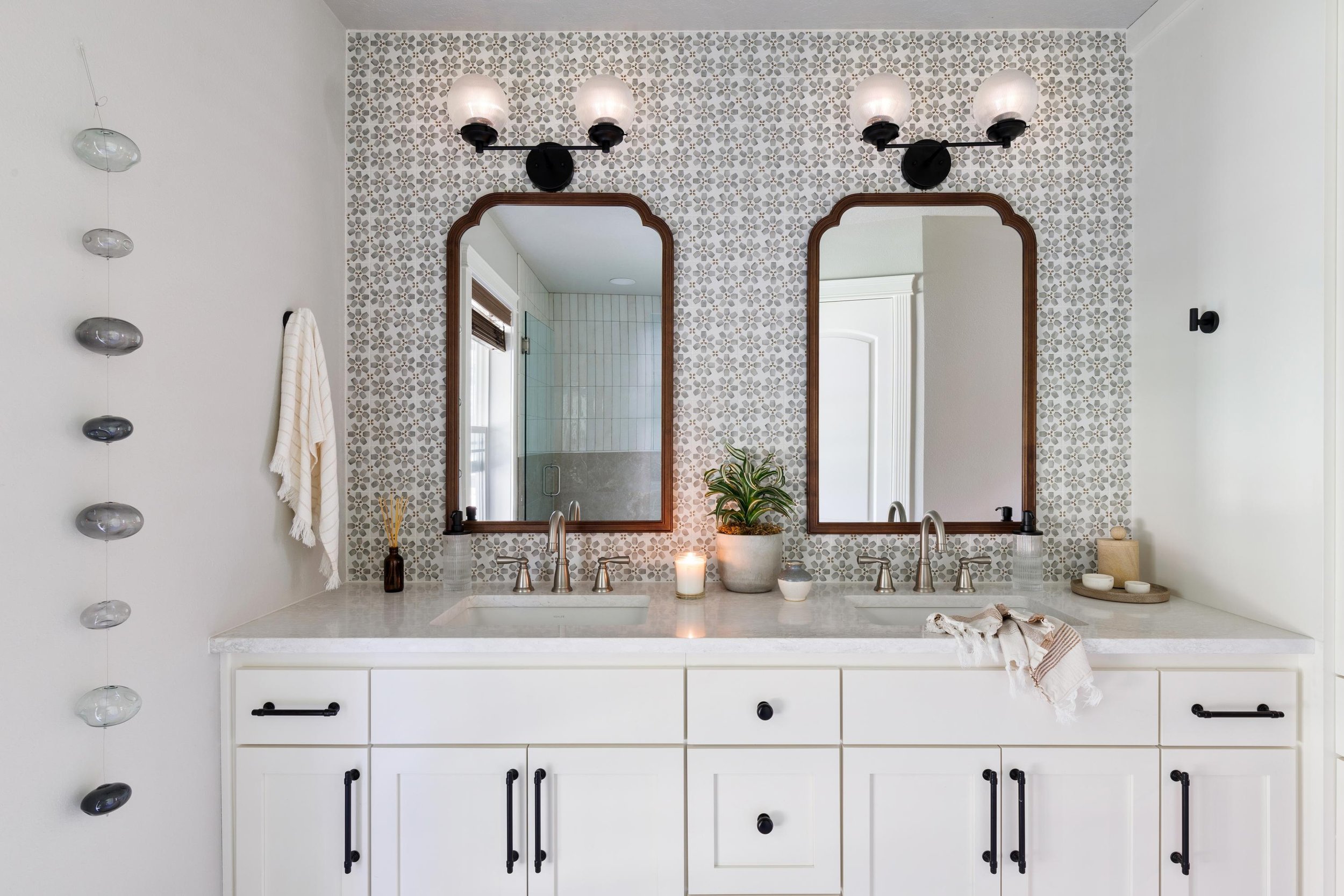 sisters-primary-bathroom-interior-design-foraged-interiors.jpg