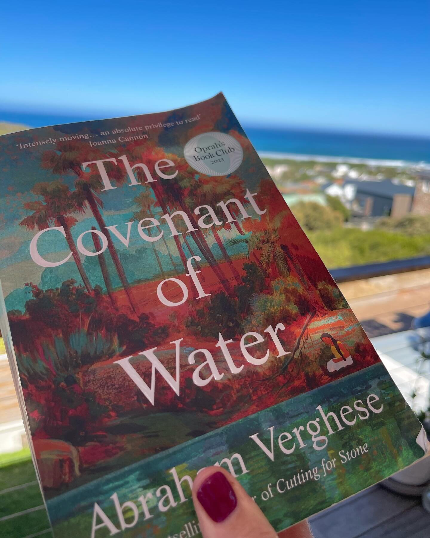 This epic story set in South India follows three generations of a family bound together and torn apart by love, tragedy and family secrets. 

I did not expect the ending.

It took @AbrahamVerghese 18 years to complete #TheCovenantofWater and it&rsquo