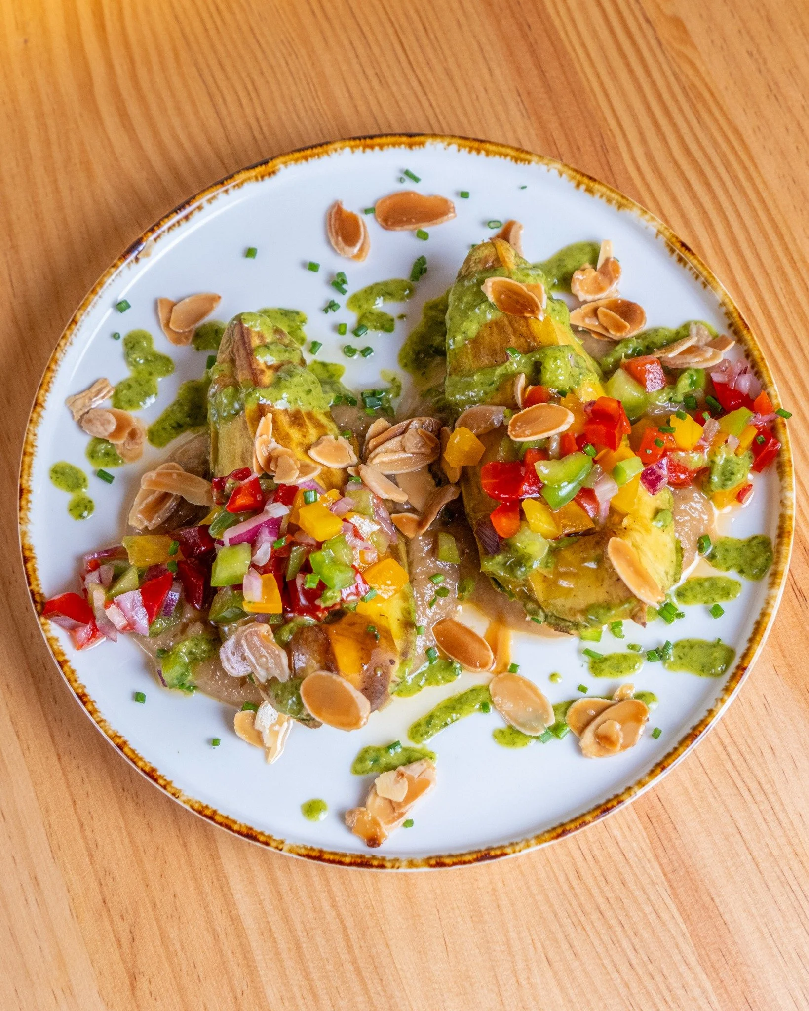 🍅 For those who enjoy bold flavours and great textures, we would like to introduce you to two of our most loved tapas at Taco del Paco: 

🥓 Tostada with Jam&oacute;n Ib&eacute;rico
 Crunchy fried tortilla topped with guacamole, chipotle sauce and i
