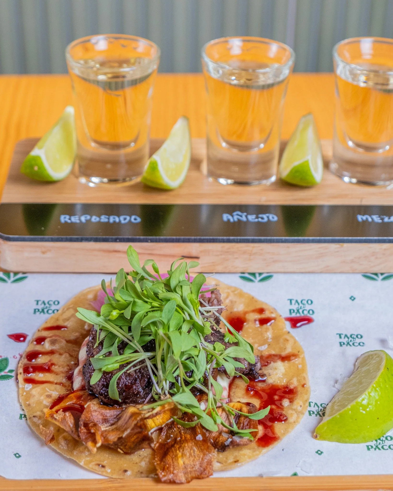 &iquest;Cu&aacute;l es la mejor forma de entrar en calor en invierno? ❄️
🧥 Abrigos: ❌
🌮 Tequila y tacos: ✅✅

Por suerte para ti, en Taco del Paco tenemos la combinaci&oacute;n perfecta: tacos llenos de sabor, buen tequila y mucho calorcito 🔥

Rese