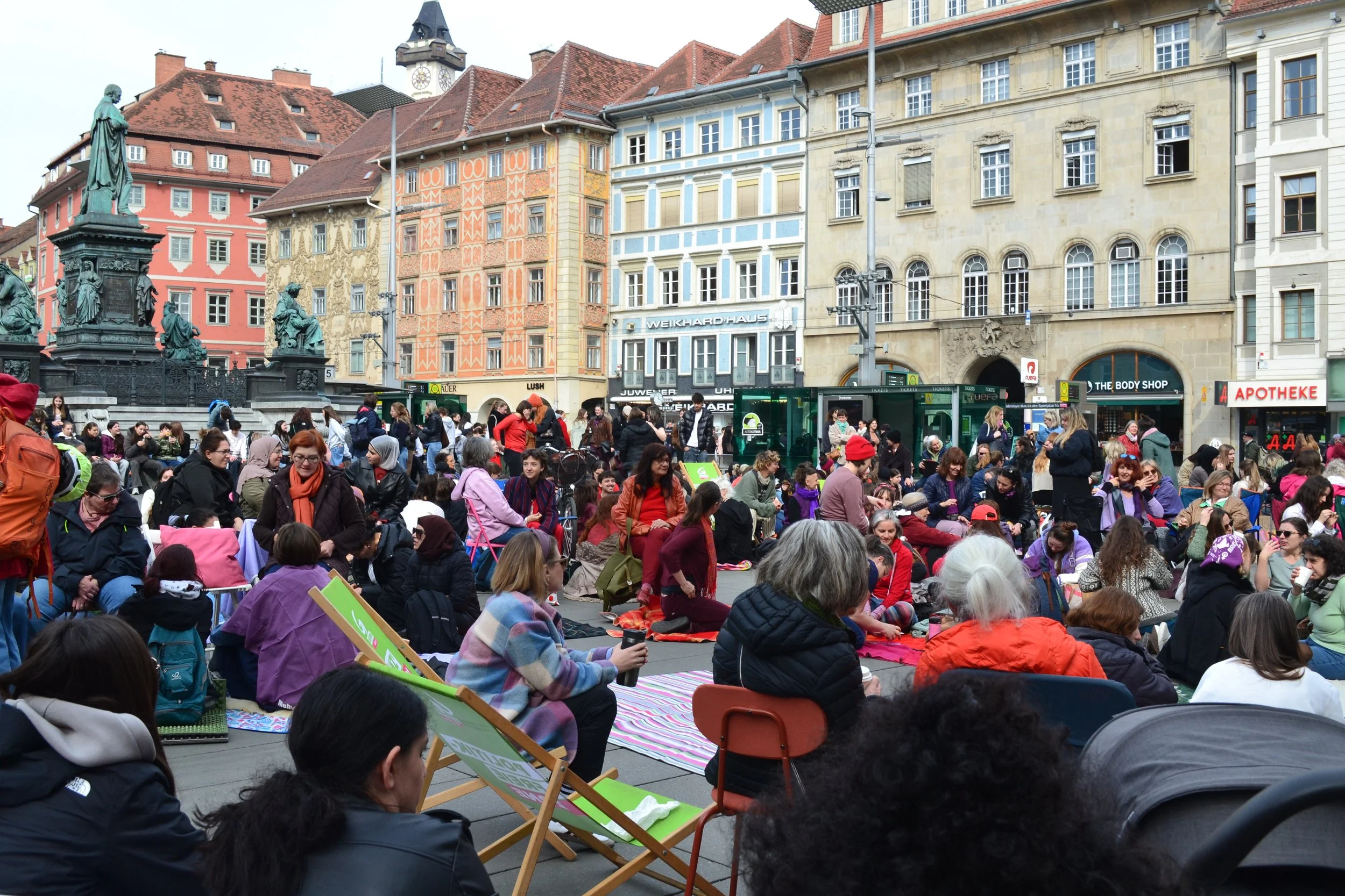 Frauen* haben sich 2 Stunden freigenommen - zum Nichtstun