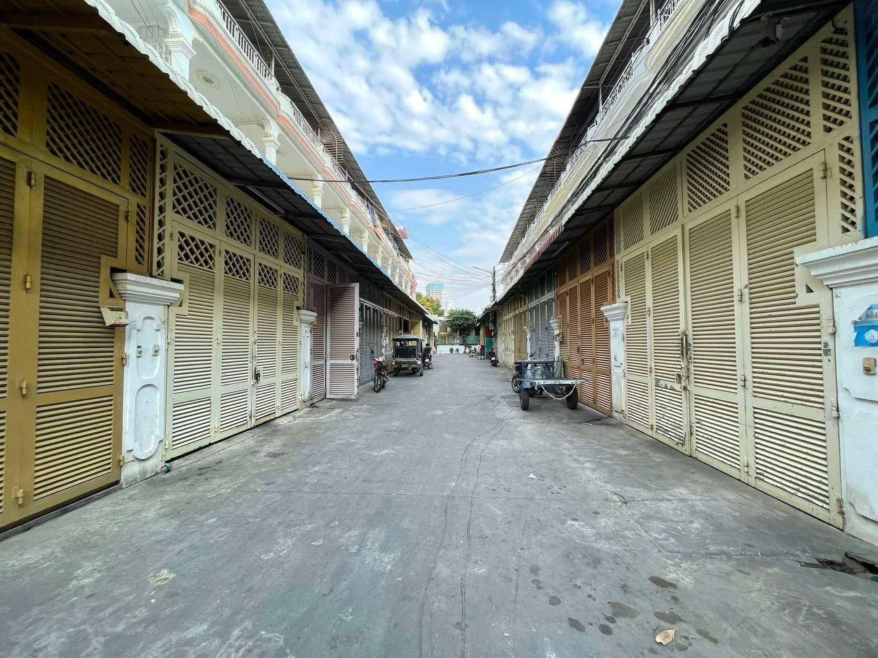 Flat House Urgent Sale in Mao Tse Tounge, Phnom Penh