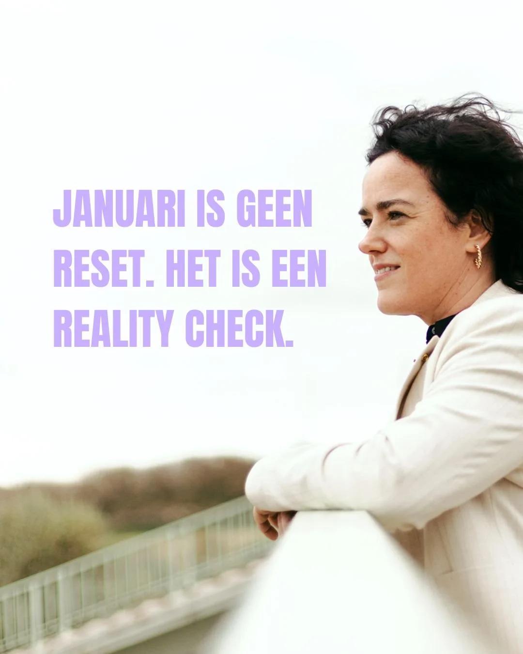 Januari is geen reset.
Het is een moment om scherper te kijken.

Voor wie mij nog niet kent: ik ben Elke.

Ik begeleid ambitieuze ondernemers die al enkele jaren meedraaien,
maar merken dat hun cijfers niet langer genoeg richting geven.

Met mijn ach