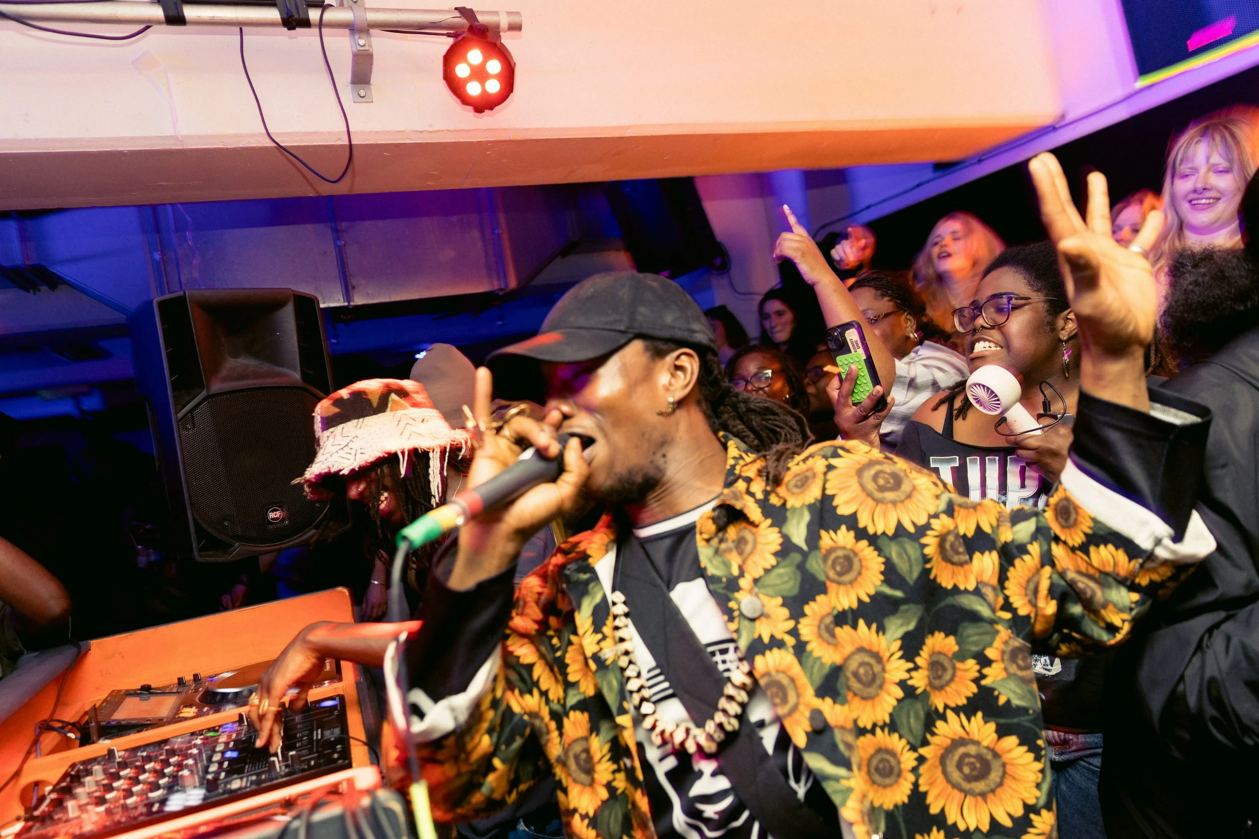 SDWeekly-TH-080426-0016.jpg