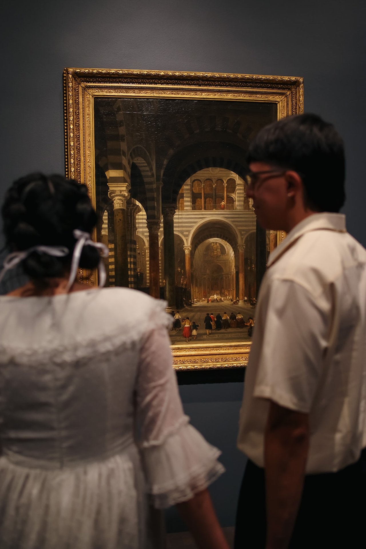 City Engagement Photos That Felt Like a Date at the Denver Art Museum