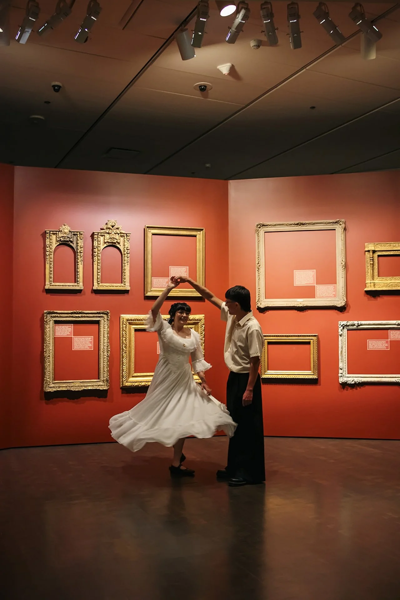 City Engagement Photos That Felt Like a Date at the Denver Art Museum