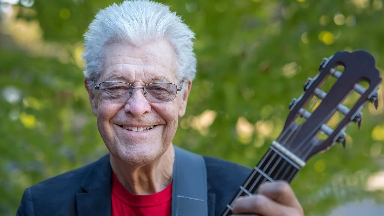 GEORG “JOJJE” WADENIUS - Gitarist, “potet” og verdensborger: Musikerliv på to sider av Atlanterhavet.