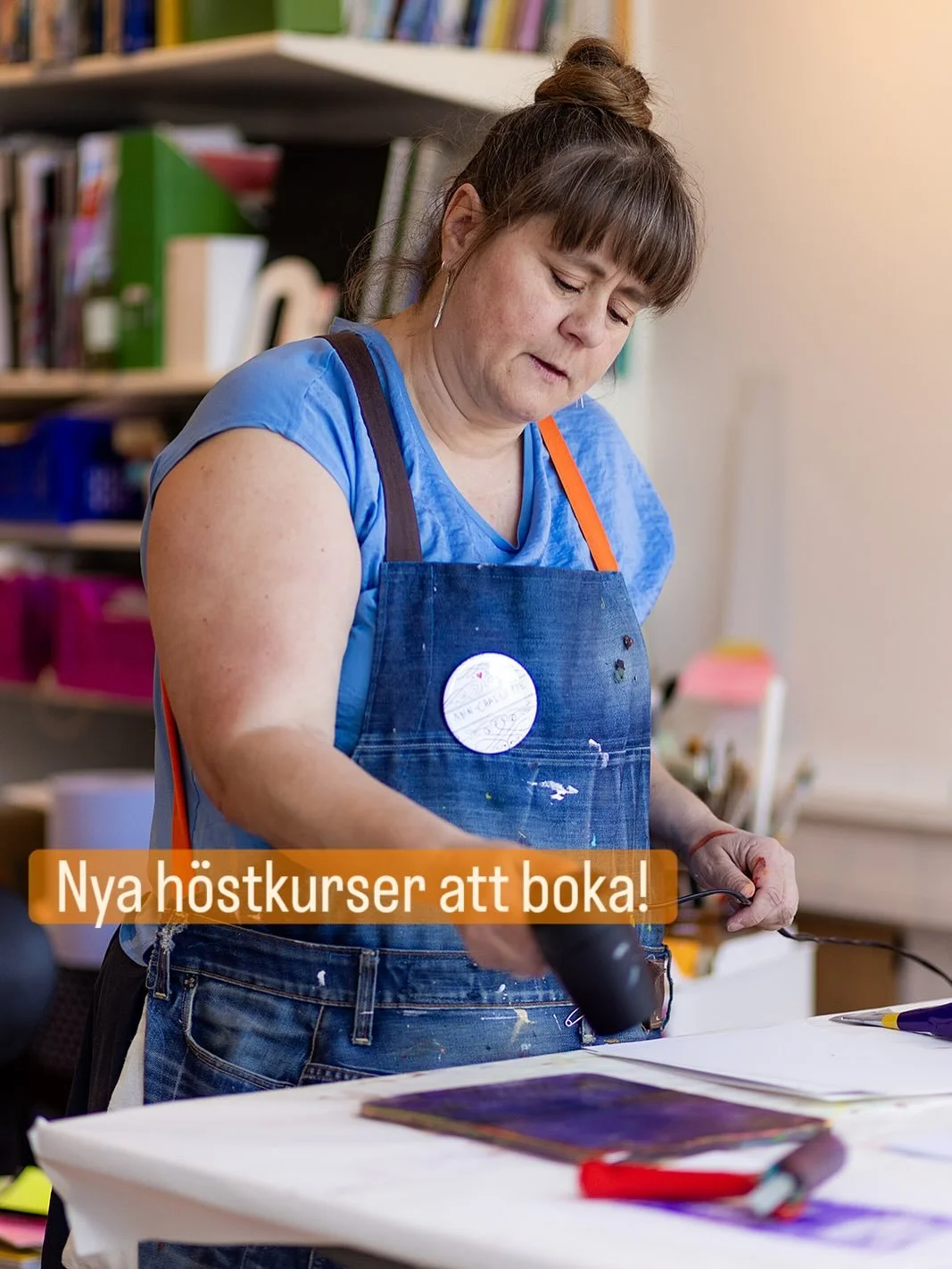 Sugen p&aring; kurs i h&ouml;st? Kom och skapa tillsammans med mig i min atelj&eacute;. Det blir f&auml;rgglatt och kul!

All info finns p&aring; ann-charlottegeissler.se. 

#konstkurser #gelliplate #kursistockholm #