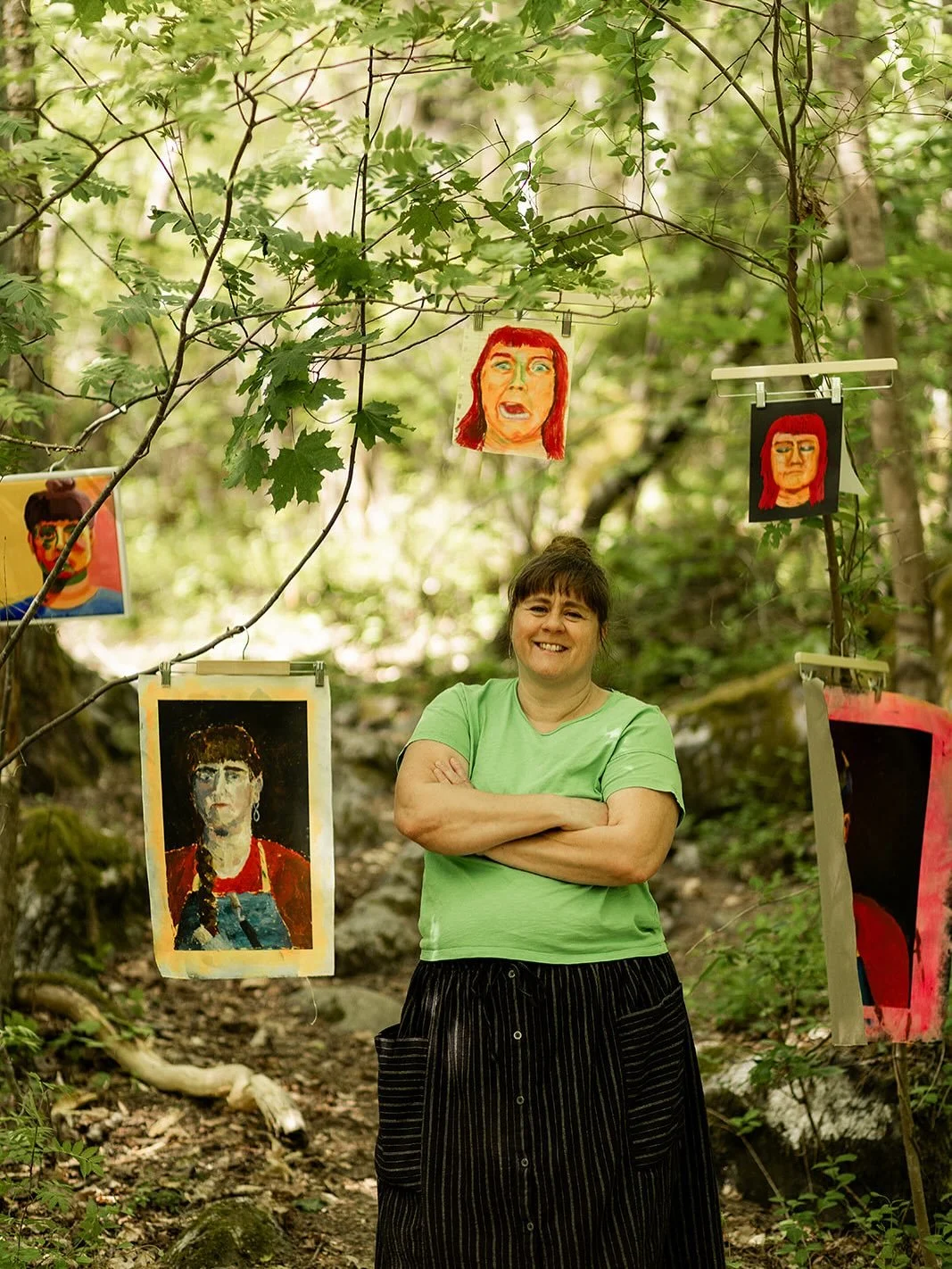 Jag ska st&auml;lla ut! 🎨
P&aring; s&ouml;ndag &auml;r det vernissage kl. 12.30&ndash;14.00 i S:ta Birgitta kyrka, och jag kommer att visa n&aring;gra av mina f&auml;rgstarka portr&auml;tt.

Det k&auml;nns b&aring;de lite pirrigt och v&auml;ldigt ro