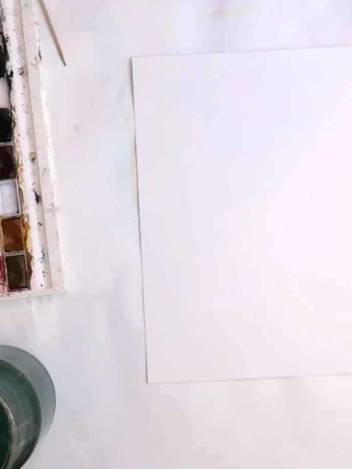 Vill du m&aring;la n&aring;got fint, &auml;ven om du inte k&auml;nner dig &ldquo;s&aring; bra p&aring; att m&aring;la&rdquo;?

Testa att jobba fl&ouml;digt med tusch och akvarell &ndash; det blir n&auml;stan alltid magiskt. 
 
S&aring; h&auml;r g&