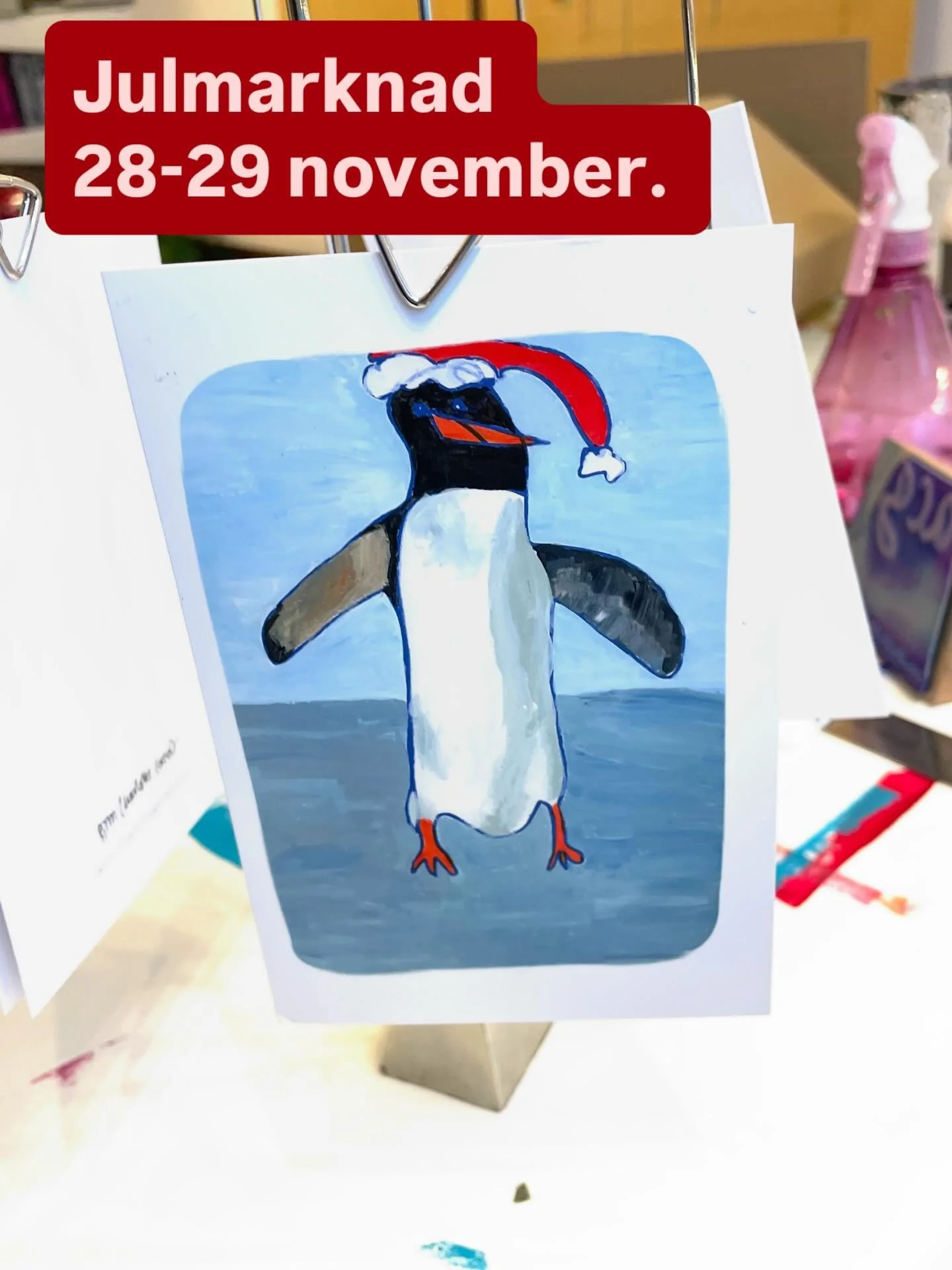 Det &auml;r dags att skicka julkort! H&auml;r har du tre kompisar du kan skicka till en v&auml;n. 

Julkorten kommer att finnas p&aring; Wintermarket i @fridaylab.se studio Brunnsgatan 21B. Fredag kl 11-18 och l&ouml;rdag kl 11-15. 

Blir du sugen me