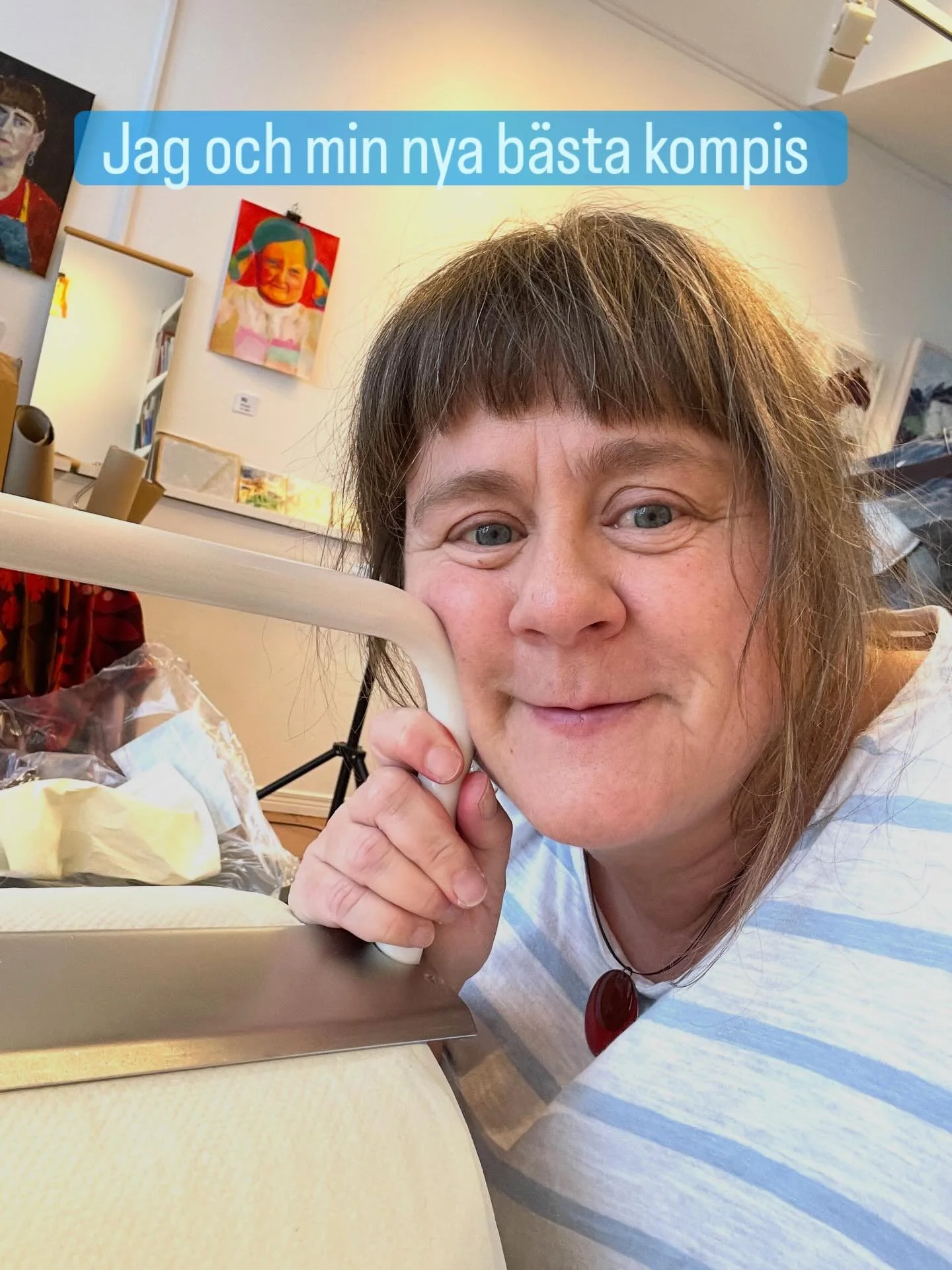 Jag har en ny b&auml;sta kompis i atelj&eacute;n. 

N&aring;got som jag har t&auml;nkt att jag borde ha l&auml;nge, men jag har varit lite dumsn&aring;l och t&auml;nkt att den tar f&ouml;r stor plats. Men ig&aring;r slog jag &auml;nligen till p&aring