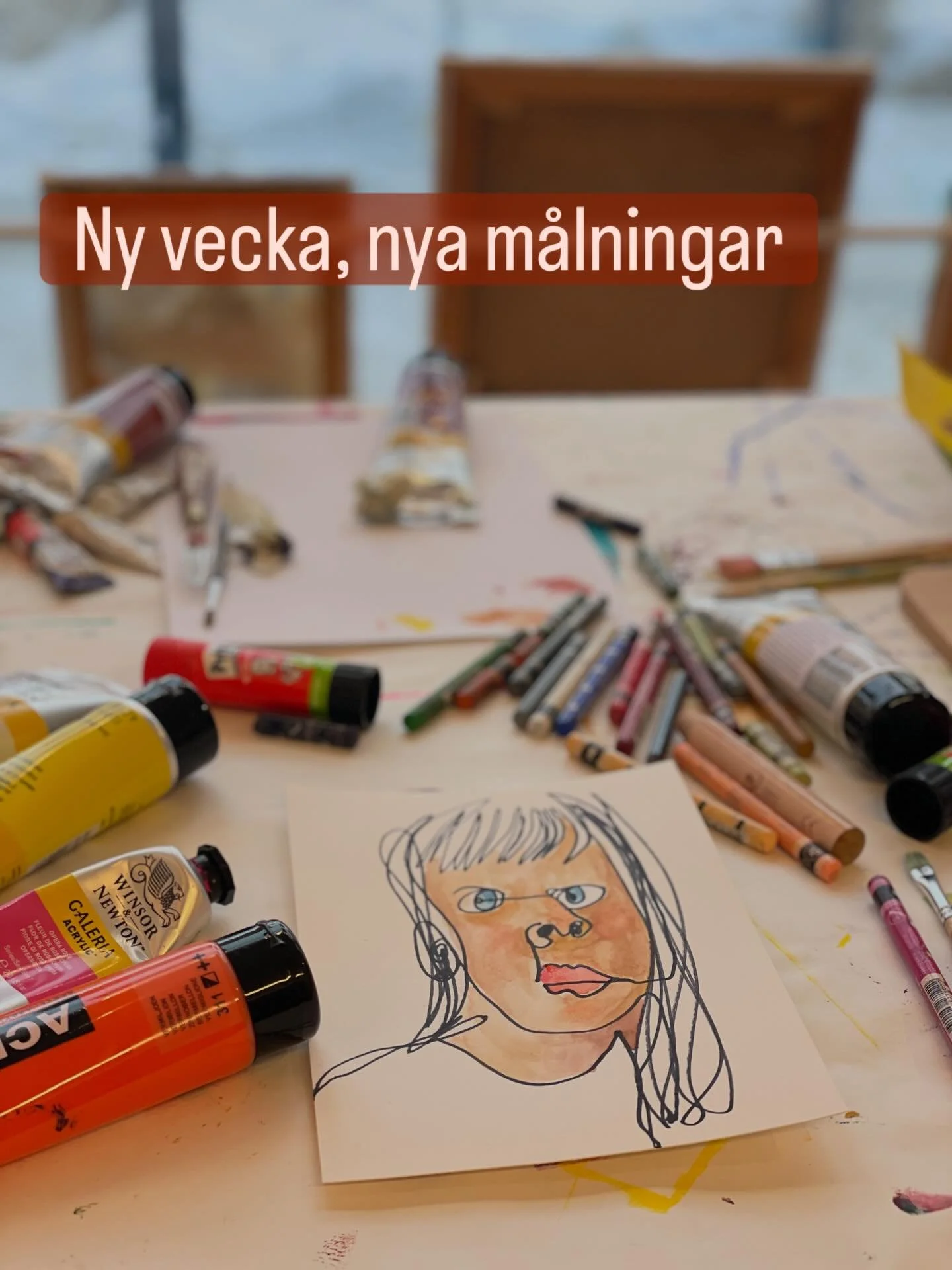 Hoppas du ocks&aring; har en fin start p&aring; veckan. ❤️

Jag har sett solen! Och hunnit forts&auml;tta en stund p&aring; ett projekt. 

Hur g&aring;r det f&ouml;r dig?

#konstn&auml;r #portr&auml;tt #atelj&eacute;