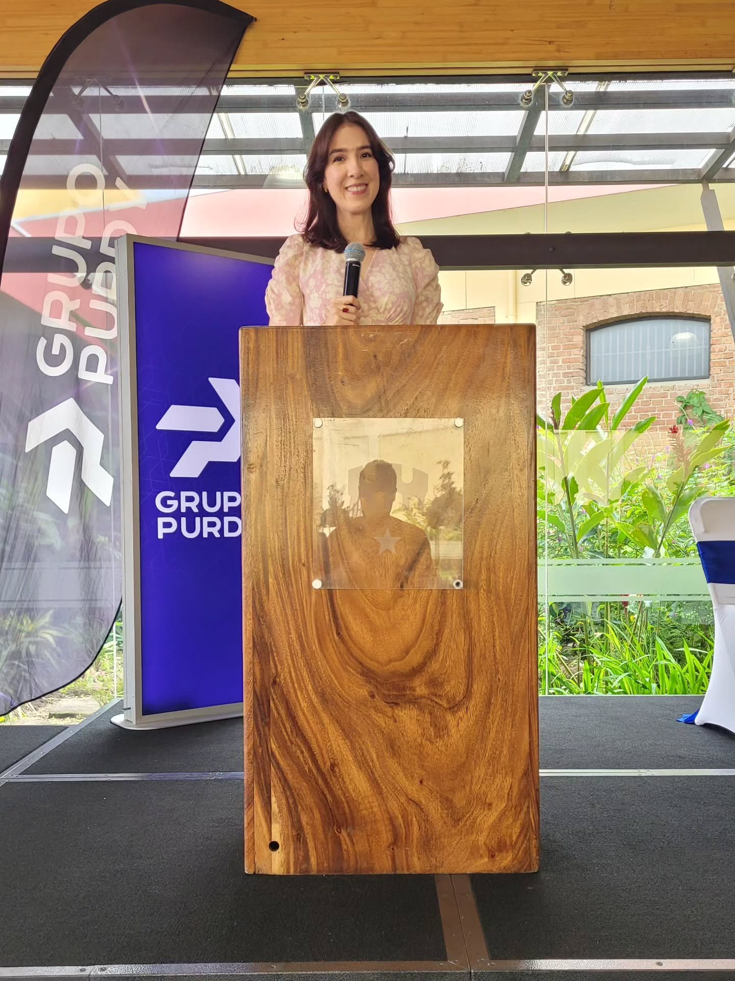 Este s&aacute;bado la comunicaci&oacute;n me llev&oacute; a ser la maestra de ceremonias de una graduaci&oacute;n muy especial liderada por Grupo Purdy, Grupo Huella y FIFCO. 🎙🫶🏻

Se trata de la primera generaci&oacute;n del programa interempresar