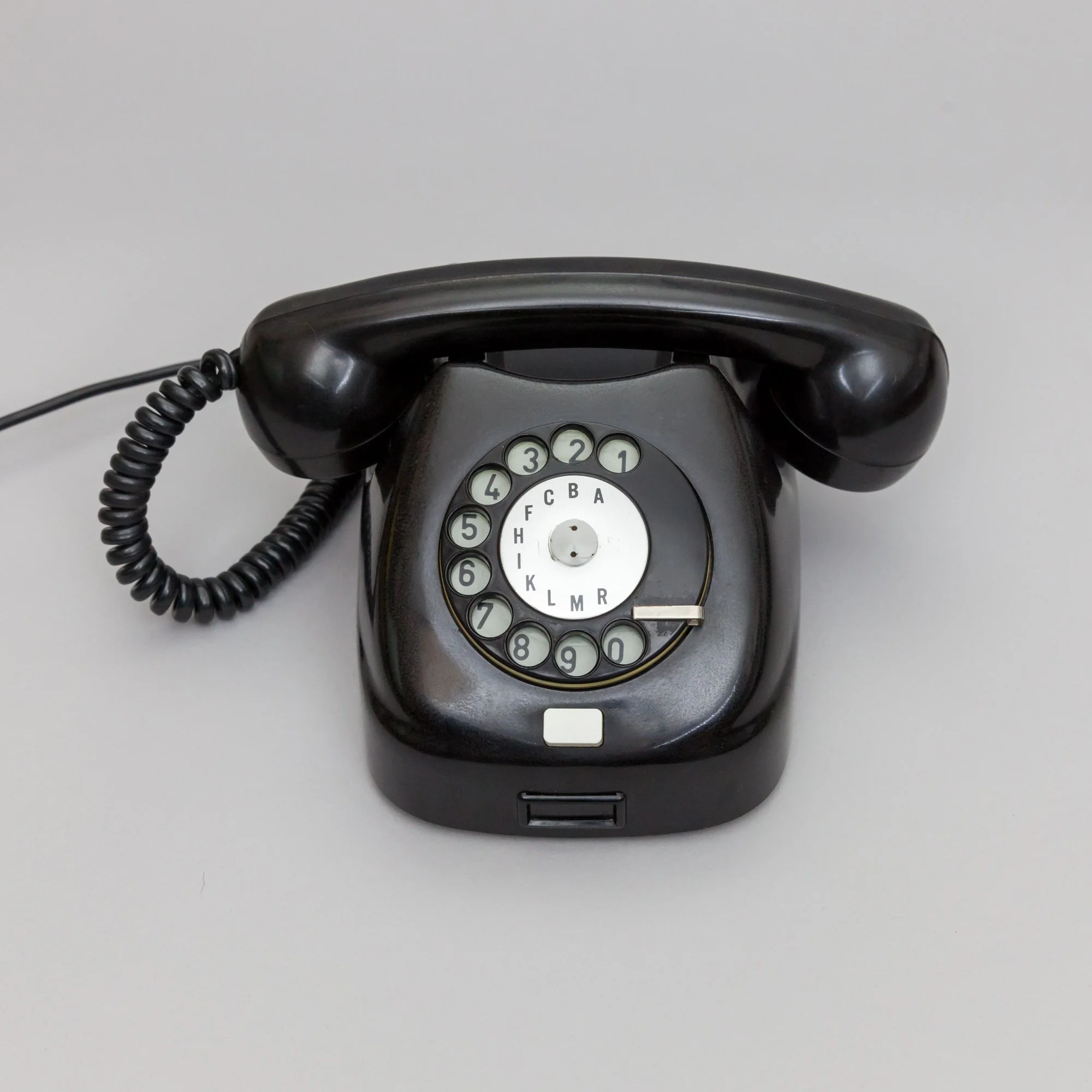 Tesla rotary phone, 1968