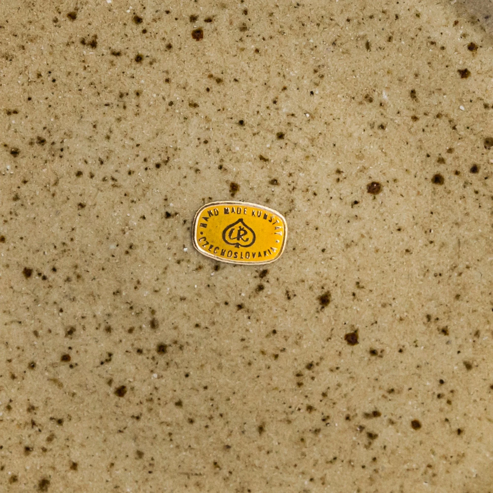 CE-05-0007_09.jpg
