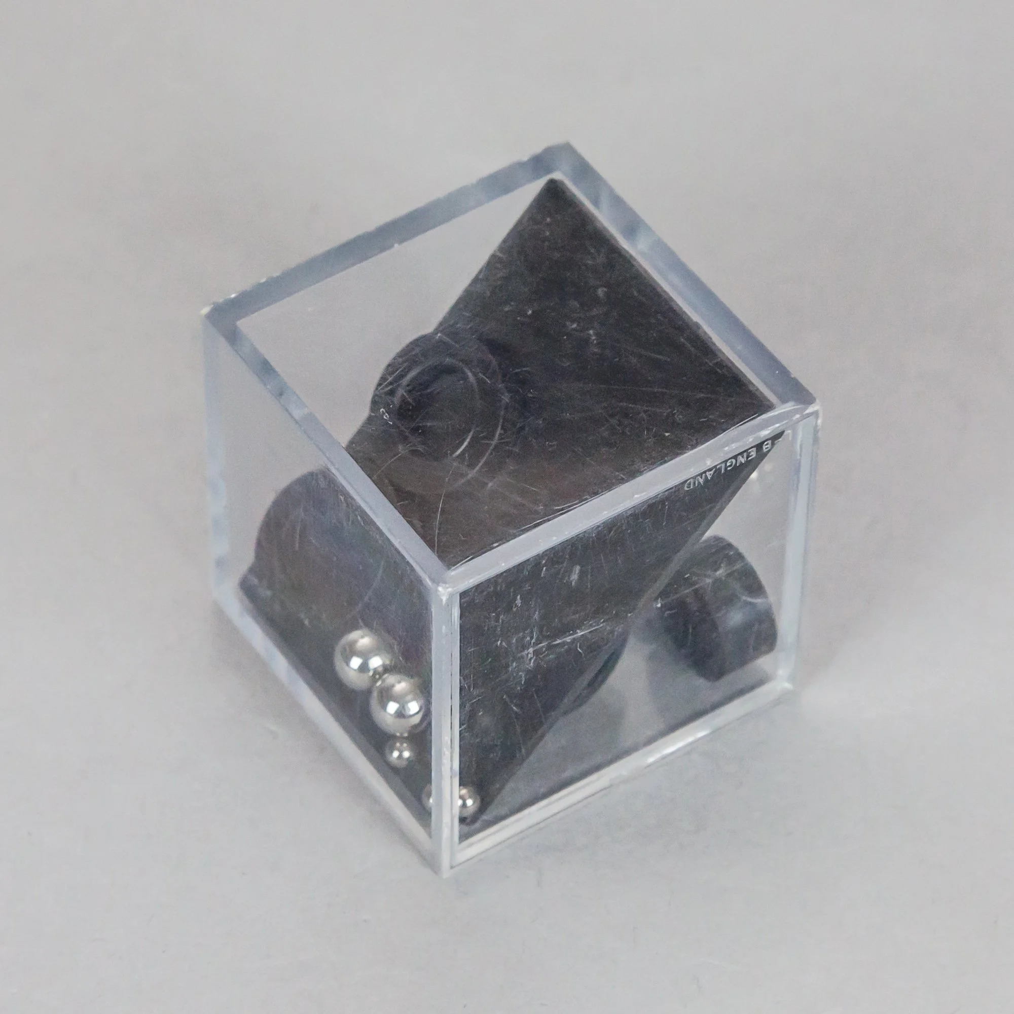 BO-04-0073_04.jpg