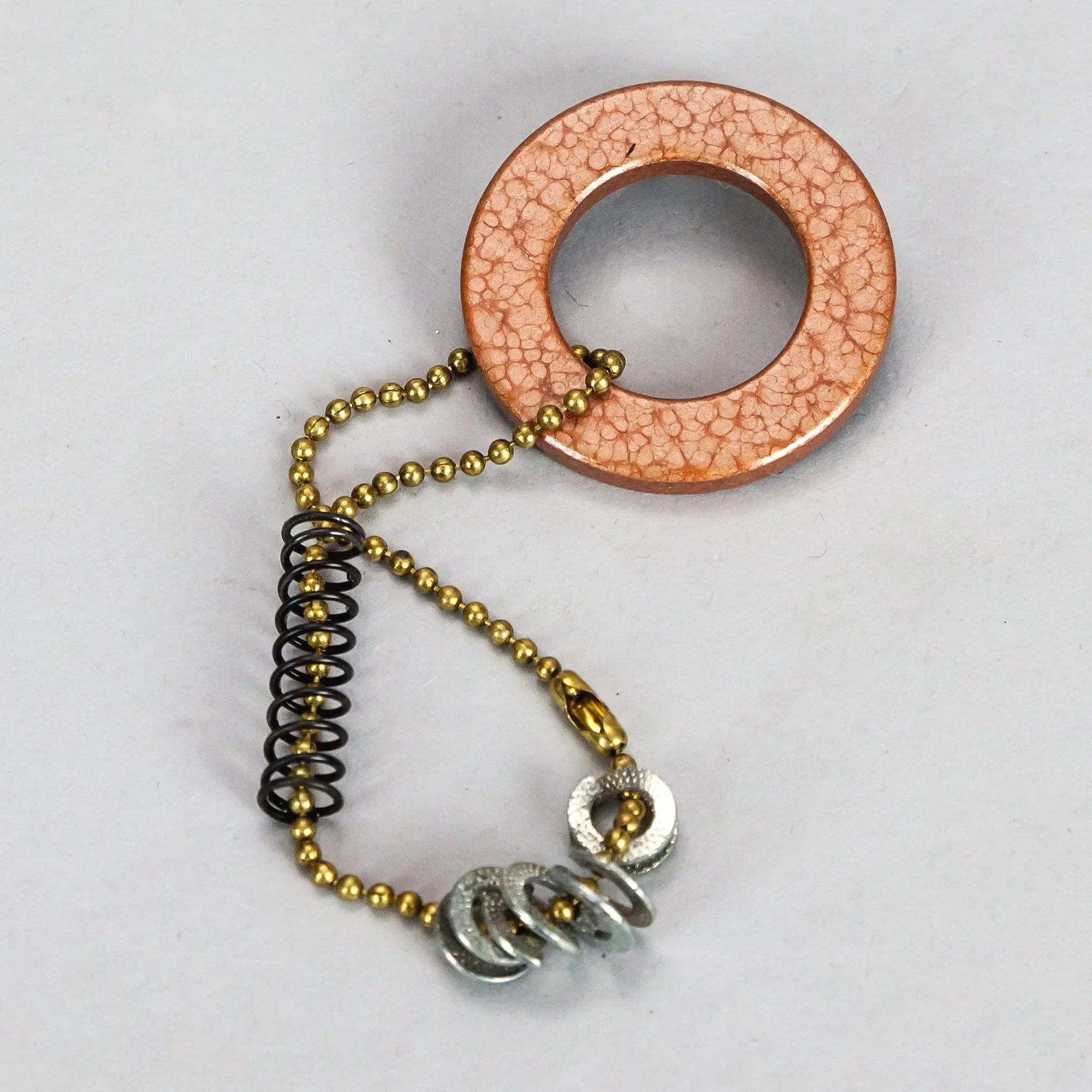 Magnetic jewellery - brown