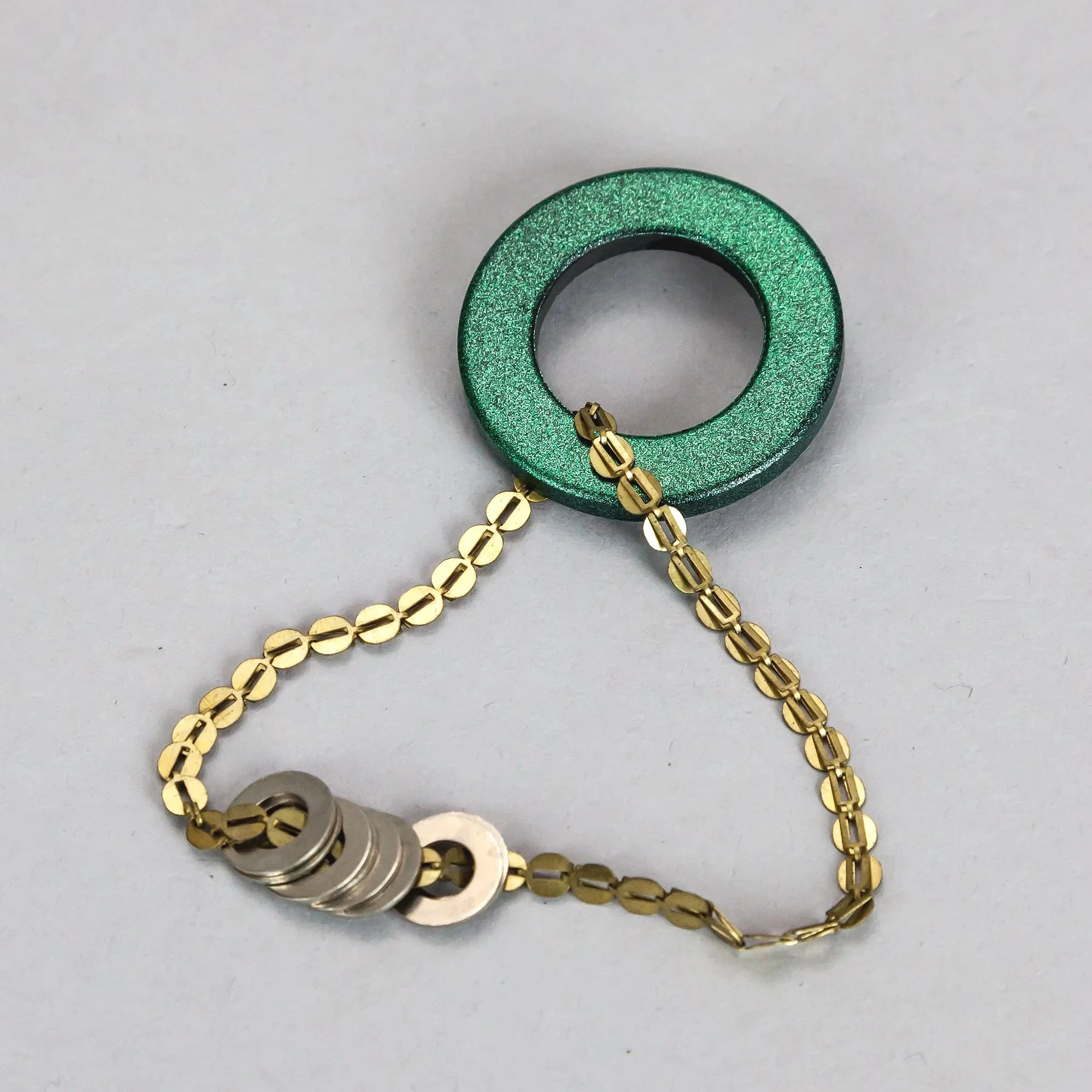 Magnetic jewellery - green and gold