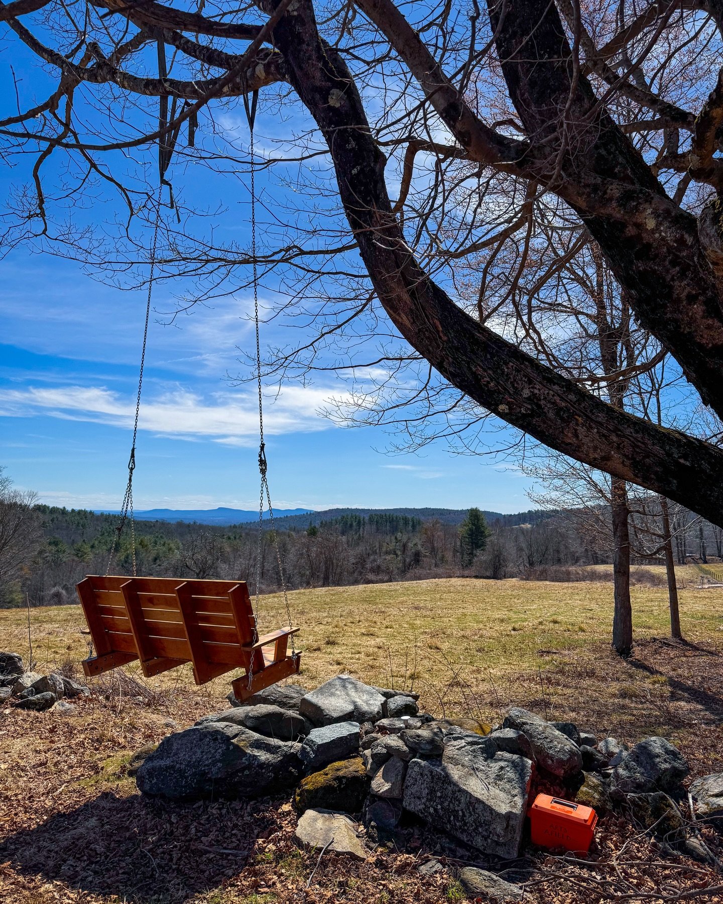 Let&rsquo;s go for a walk in the woods 🥾🌲

Looking for a leisurely hike with a beautiful view just steps from the trailhead parking lot? This one&rsquo;s for you.

📍 The Smith College MacLeish Field Station in Whately, MA is truly a Western Mass h