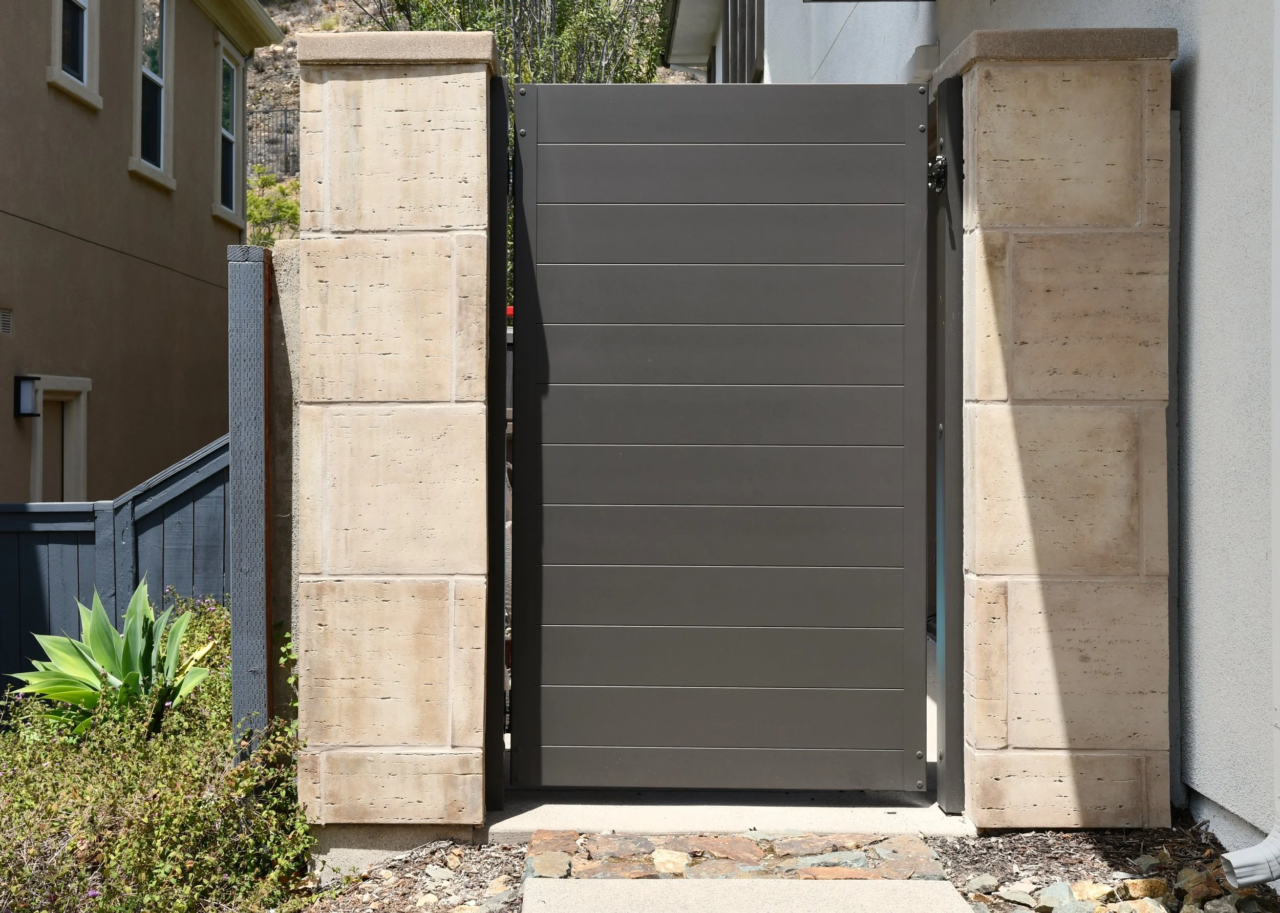 Canfield Horizontal Gate_1.JPG