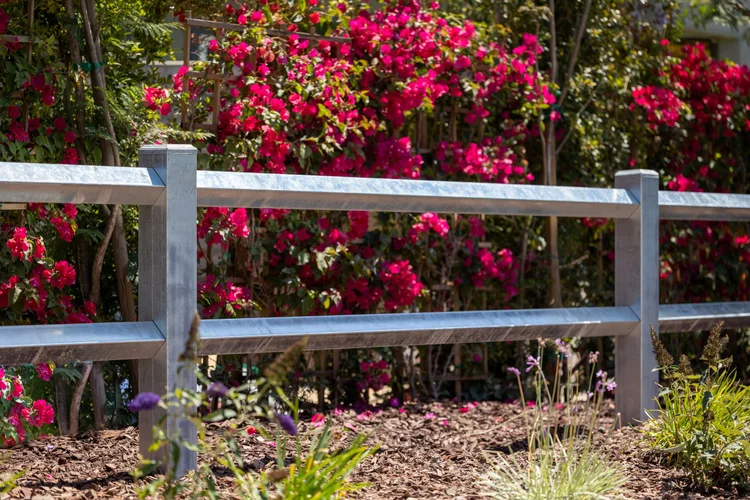 Dalton steel fence with IPE