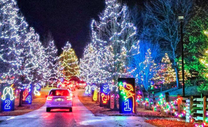 Country Lights Drive-thru at Lake Metroparks Farmpark - My Ohio Fun