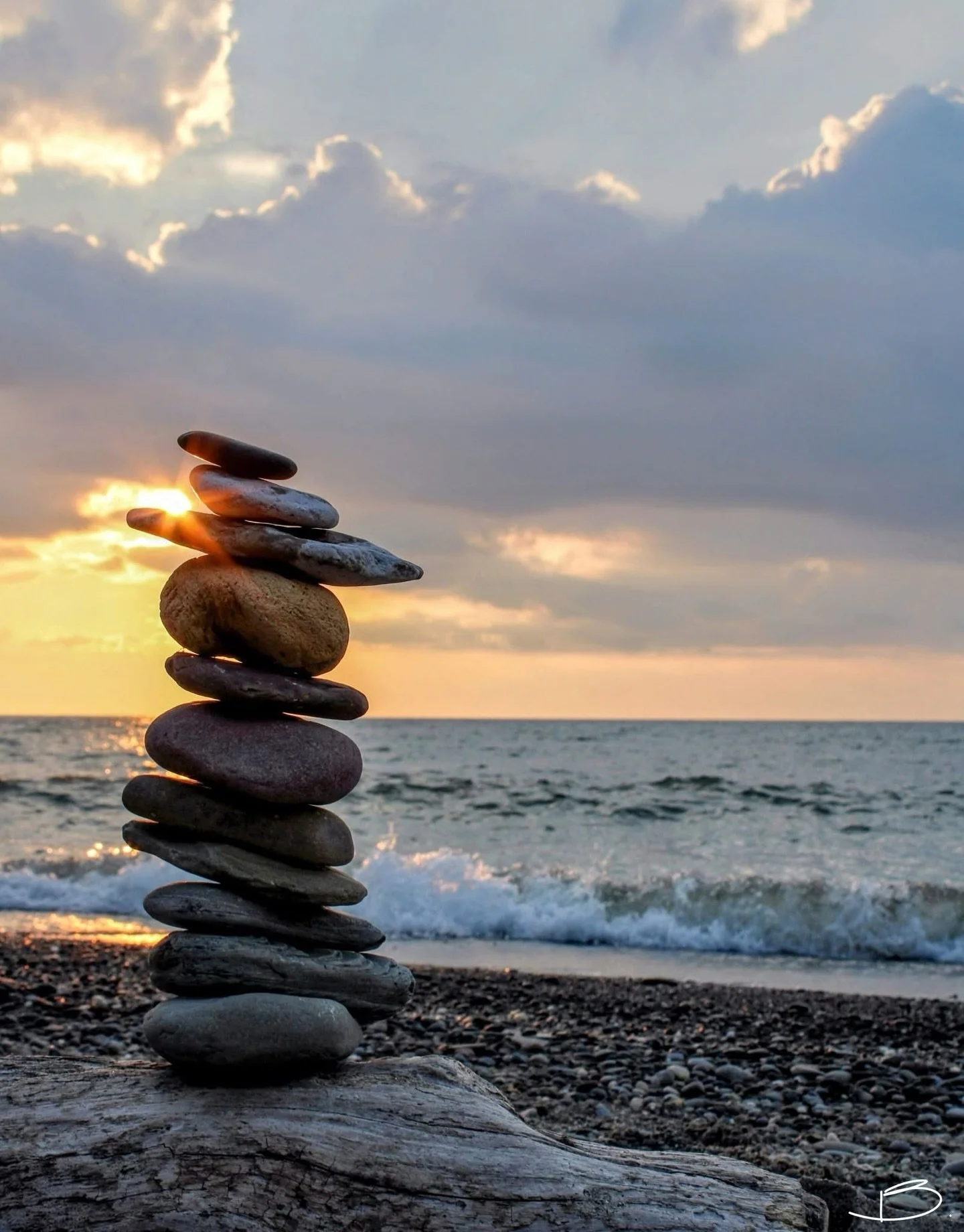 Lake Erie Winters are only as cold as you make them.
Shout out to Astro-Land-Nature photography for this epic shot from Mentor Headlands.