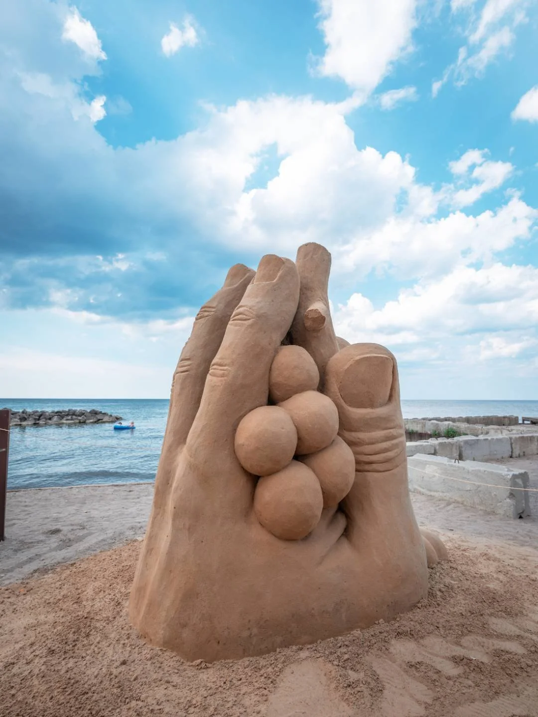 🏖️Lake Erie Sand Sculpture Tour Hits Lake County, OH on July 11, 2026! Visit five unique destinations, discover incredible sand sculptures, and experience the places, people, and attractions that make Ohio's North Coast worth exploring.

1️⃣Tour Sto