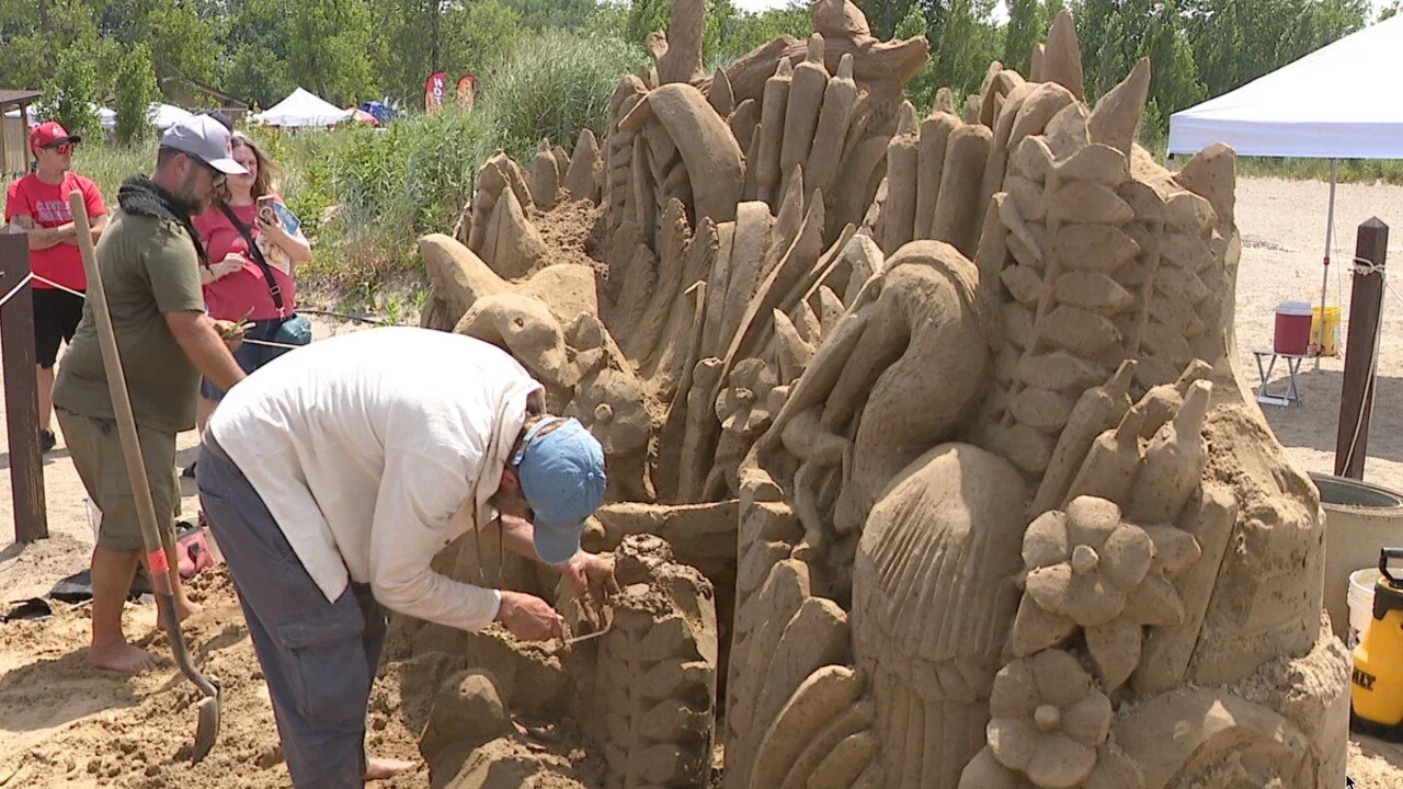 Lake Erie Sand Sculpture Tour Returns