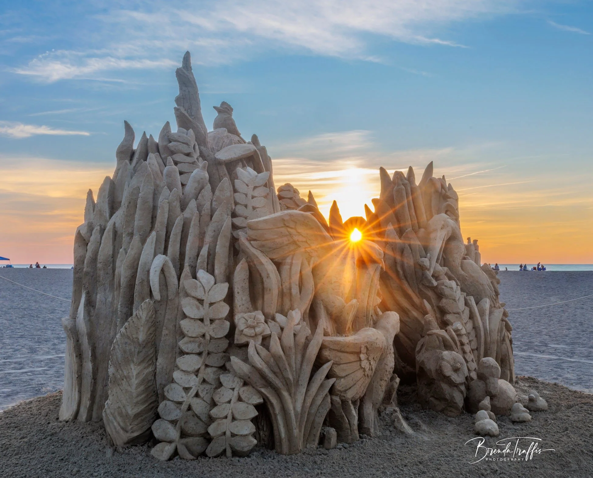 📣You haven't missed them! Our sand sculptures are still here for the next few weeks (weather permitting)! Start your tour today! 

📍Headlands Beach State Park, Mentor OH
📍Fairport Harbor Lakefront Park, Fairport Harbor OH
📍Mentor Lagoons Nature P