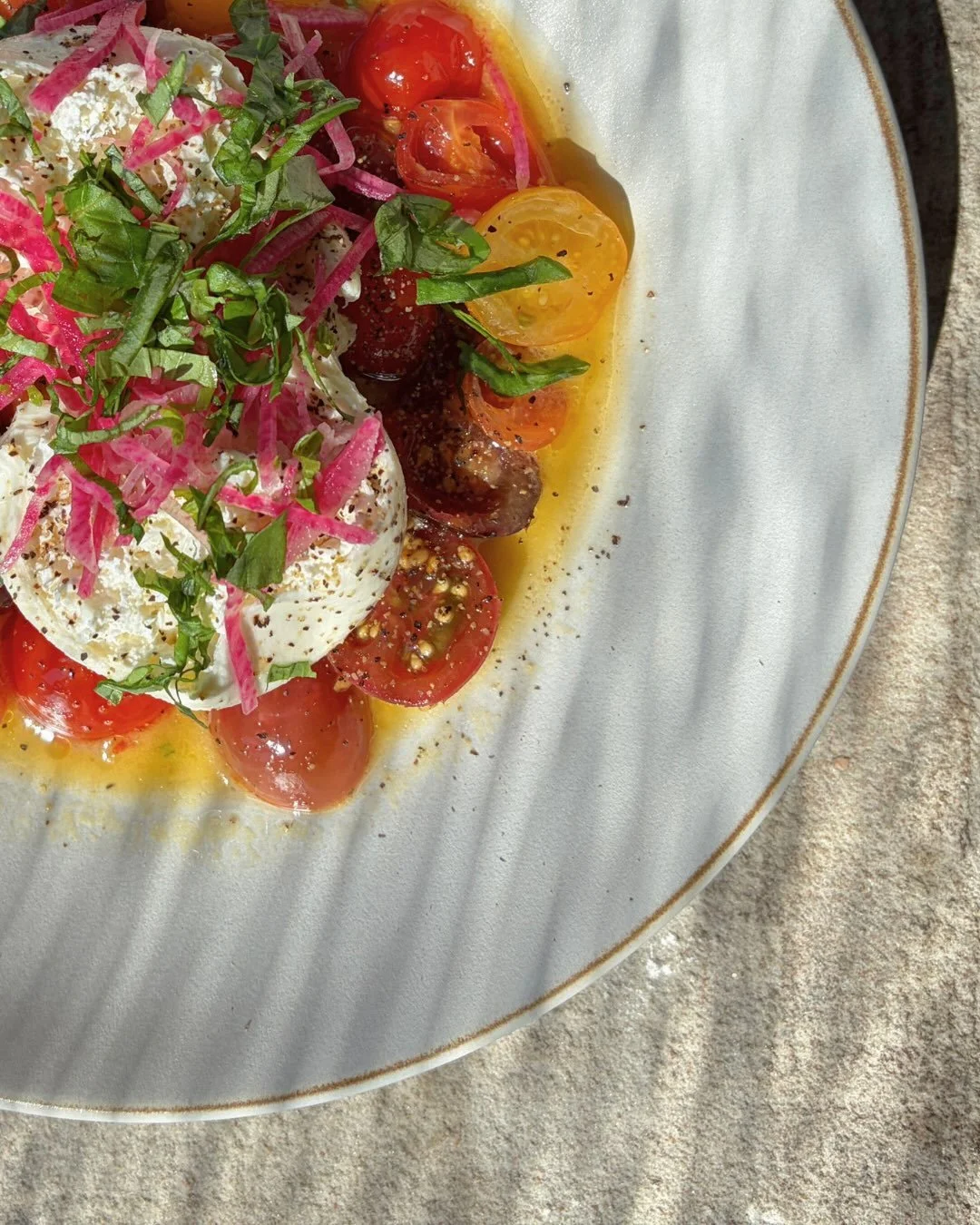 &ldquo;What do you want for dinner tonight?&rdquo;
&ldquo;I know where...." 😉

📍@julias1902cle - 37819 Euclid Avenue, Willoughby, OH
#tourlakecountyoh #localeats #downtownwilloughby #neohio