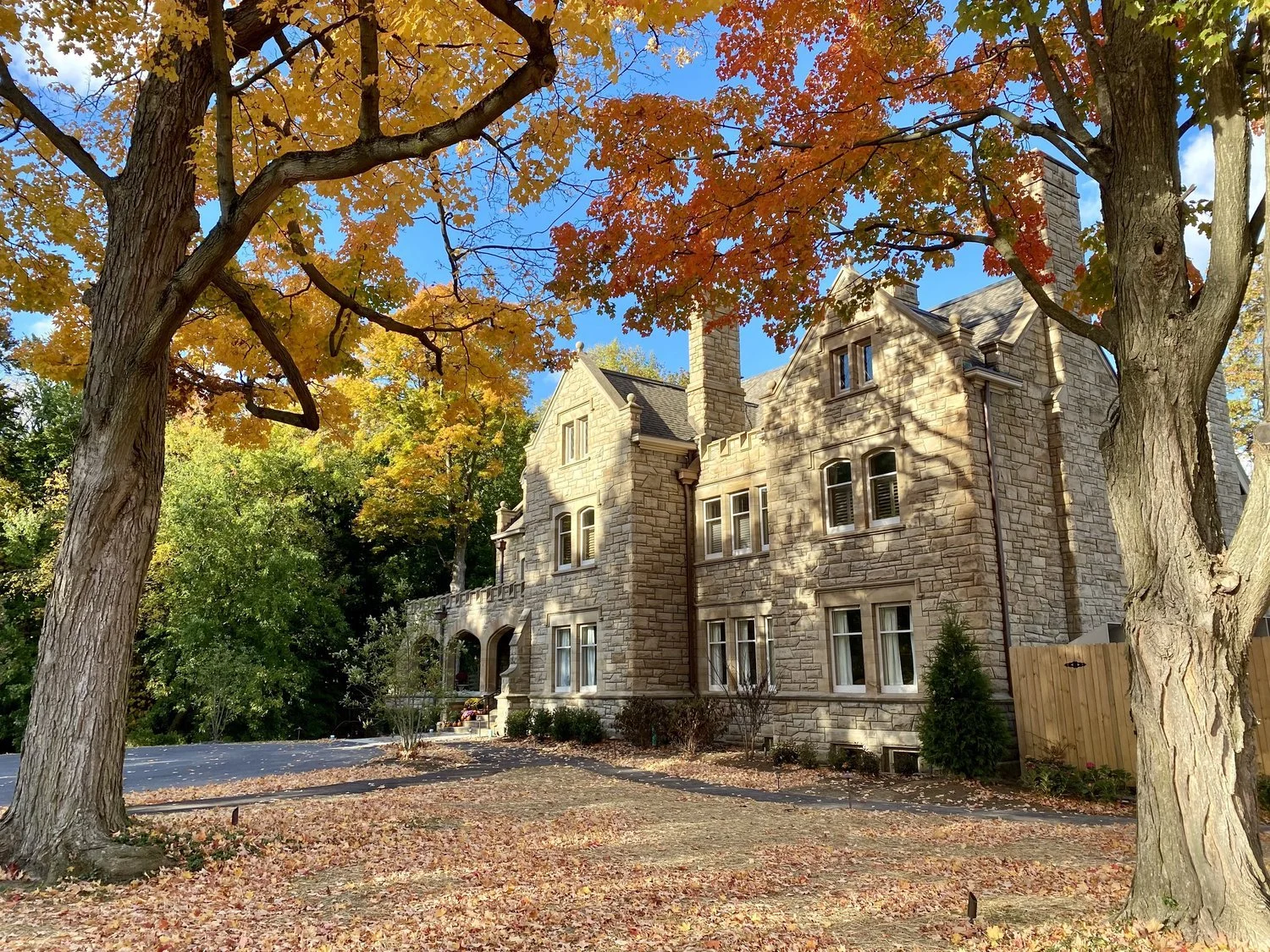 🍁Plan Your Lake County Fall Getaway