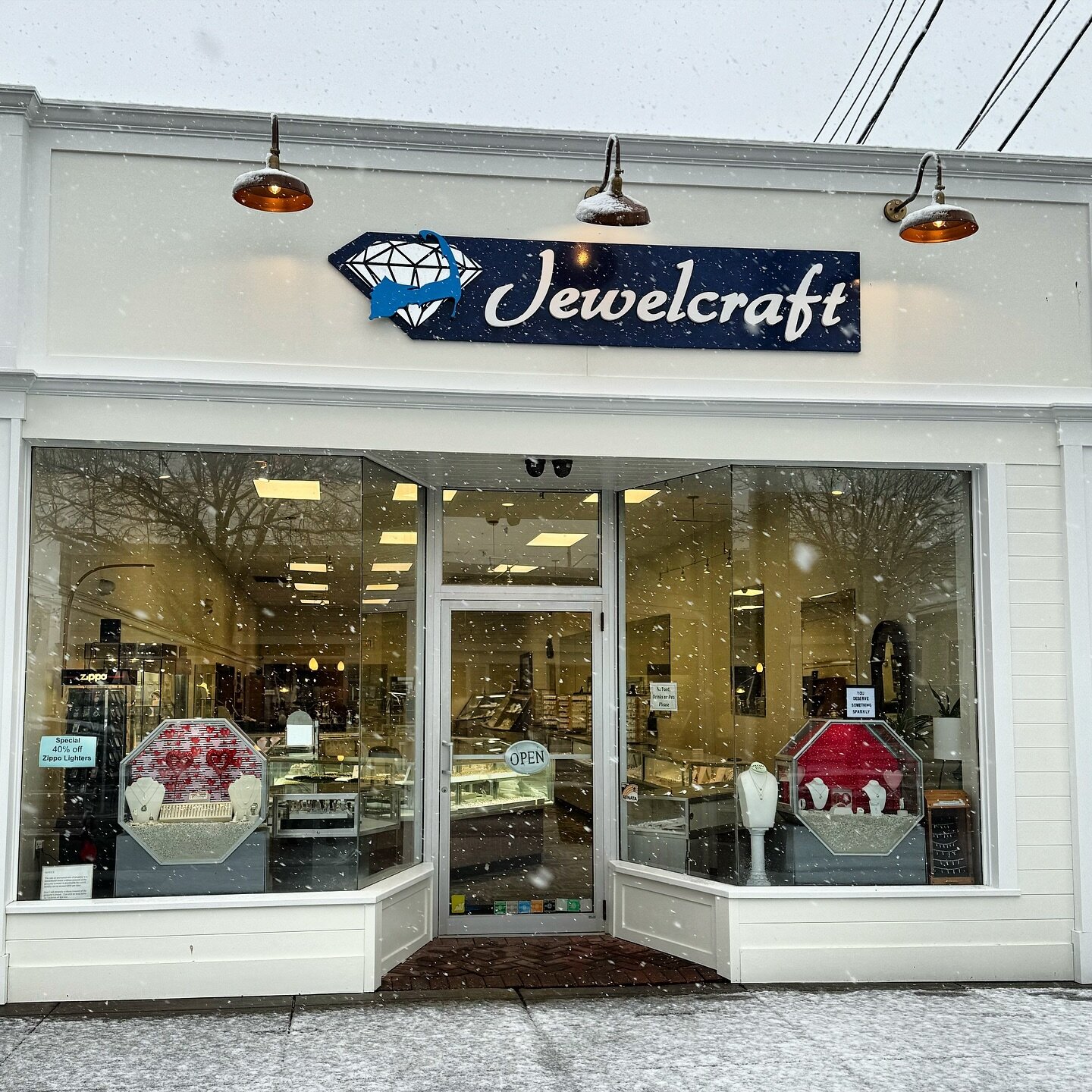 We are open until the snow tells us we shouldn&rsquo;t be. Stop in for something sparkly for your sweetheart! #valentinesdaygift #winterwonderland @hyannismainstreet 

#shopsmall #shoplocal #capecod #capecodjewelry #custommade #giftideas #sparkly #sh