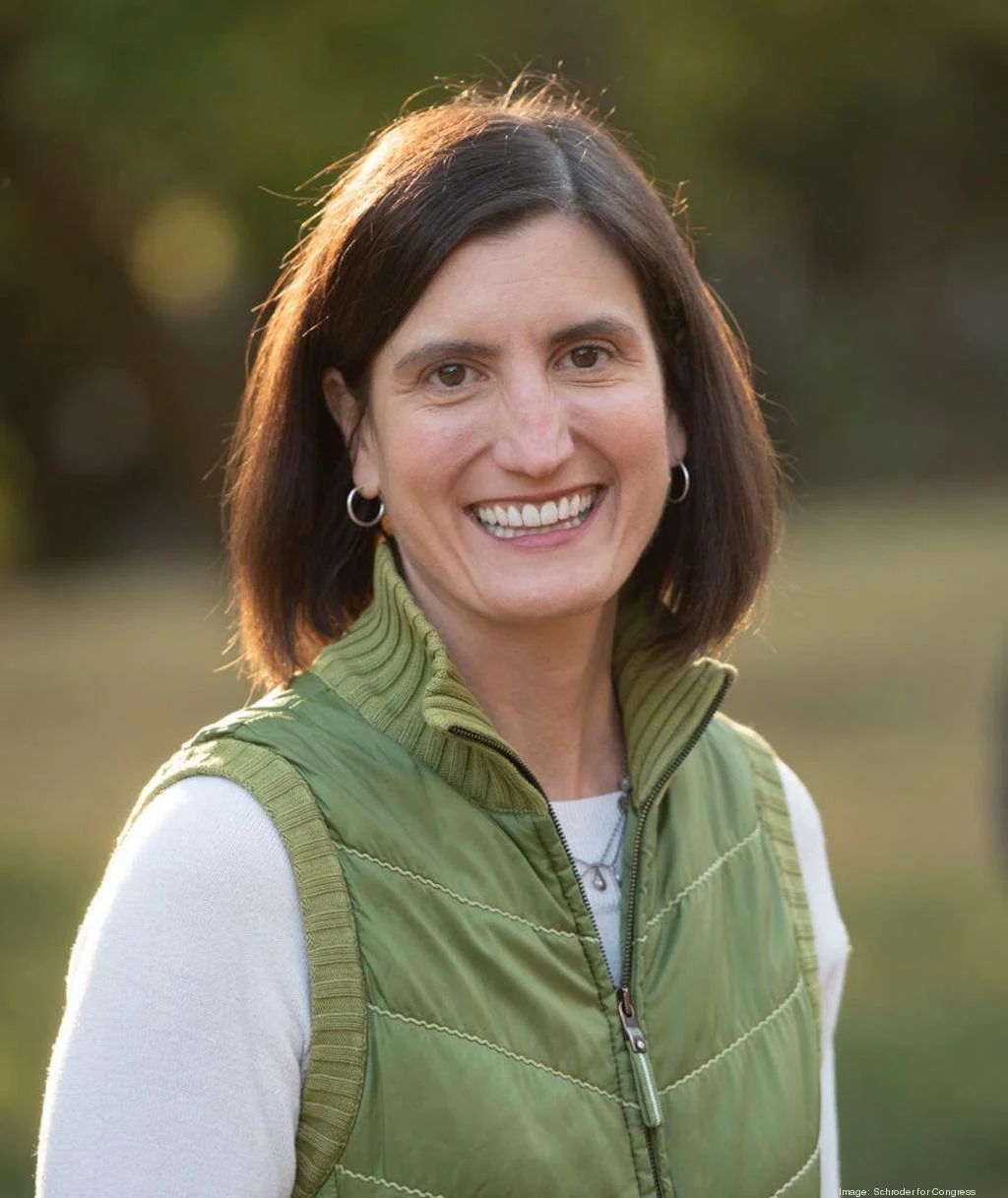 Kate Schroeder Headshot